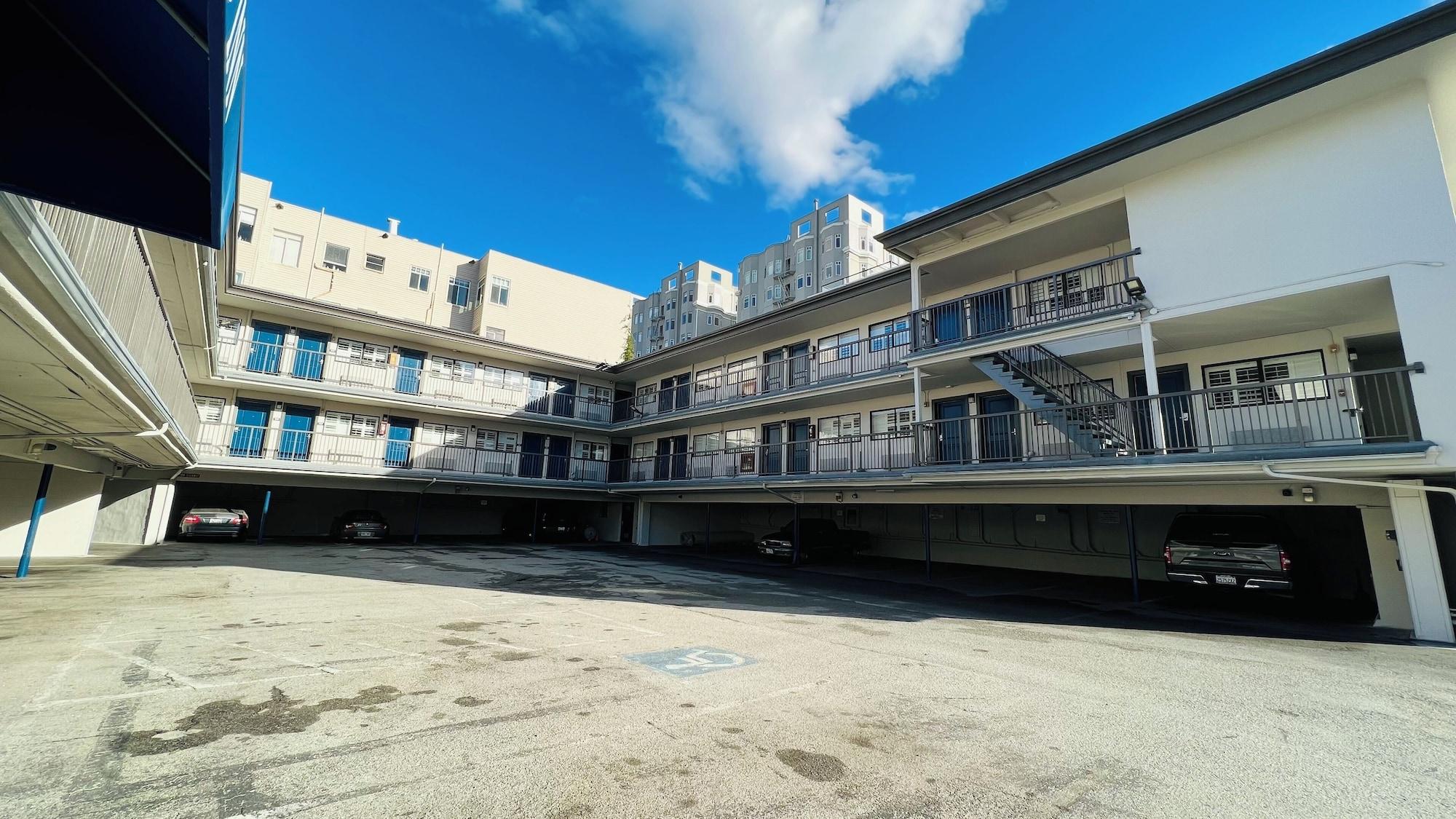 Vista Exterior Motel 6 San Francisco, CA - Fisherman's Wharf