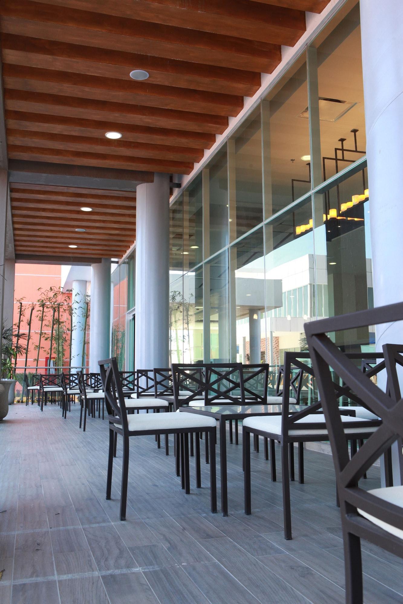 Restaurant Hampton Inn & Suites by Hilton Aguascalientes Airport