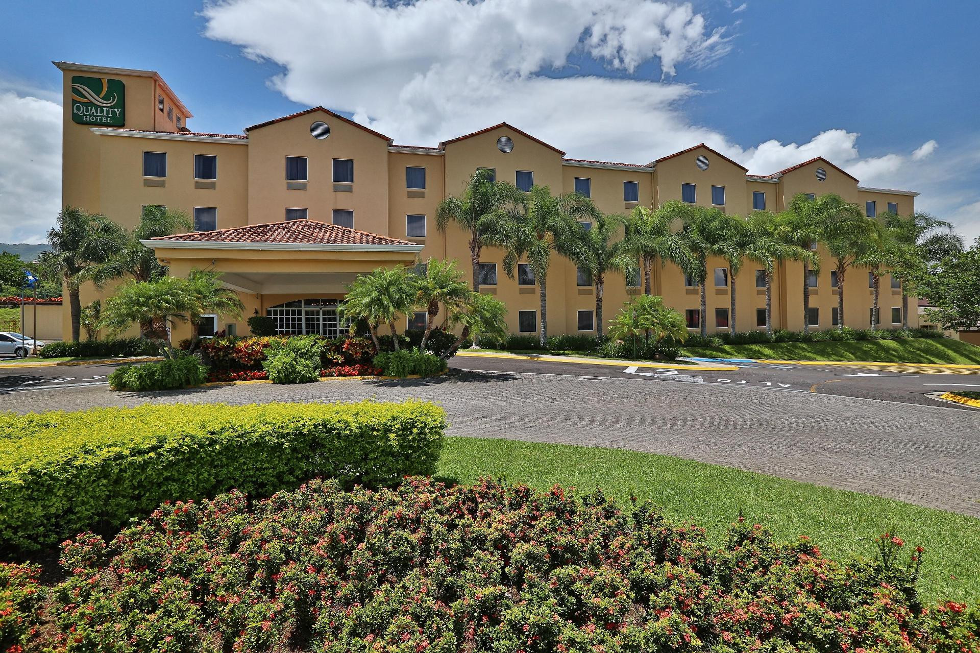 Vista Exterior Four Points by Sheraton San Jose Costa Rica