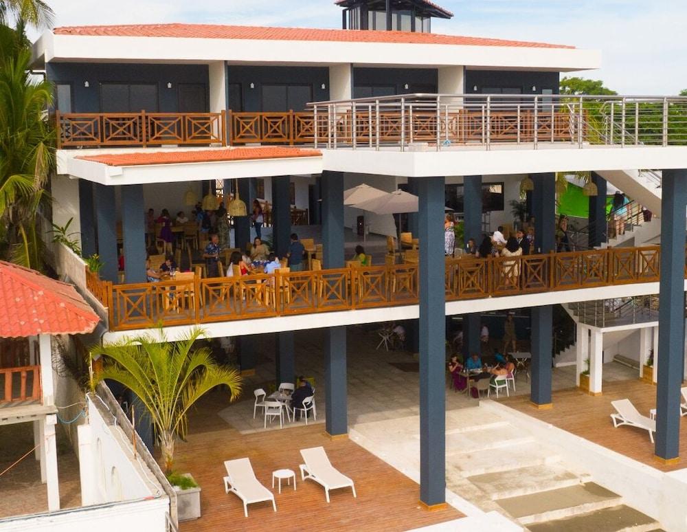 Vista Exterior hotel mar azul