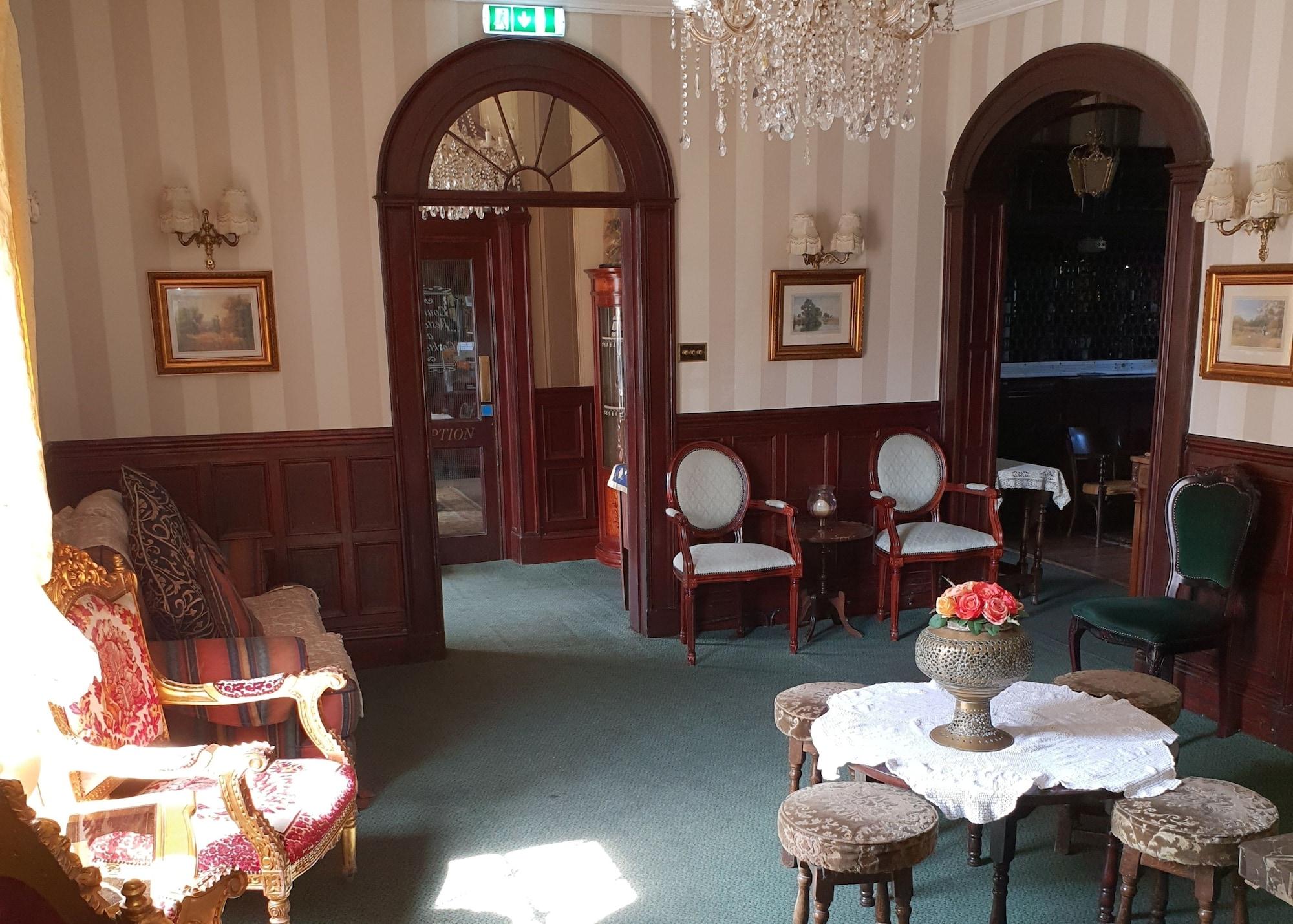 Bar/Salón Georgian House Hotel