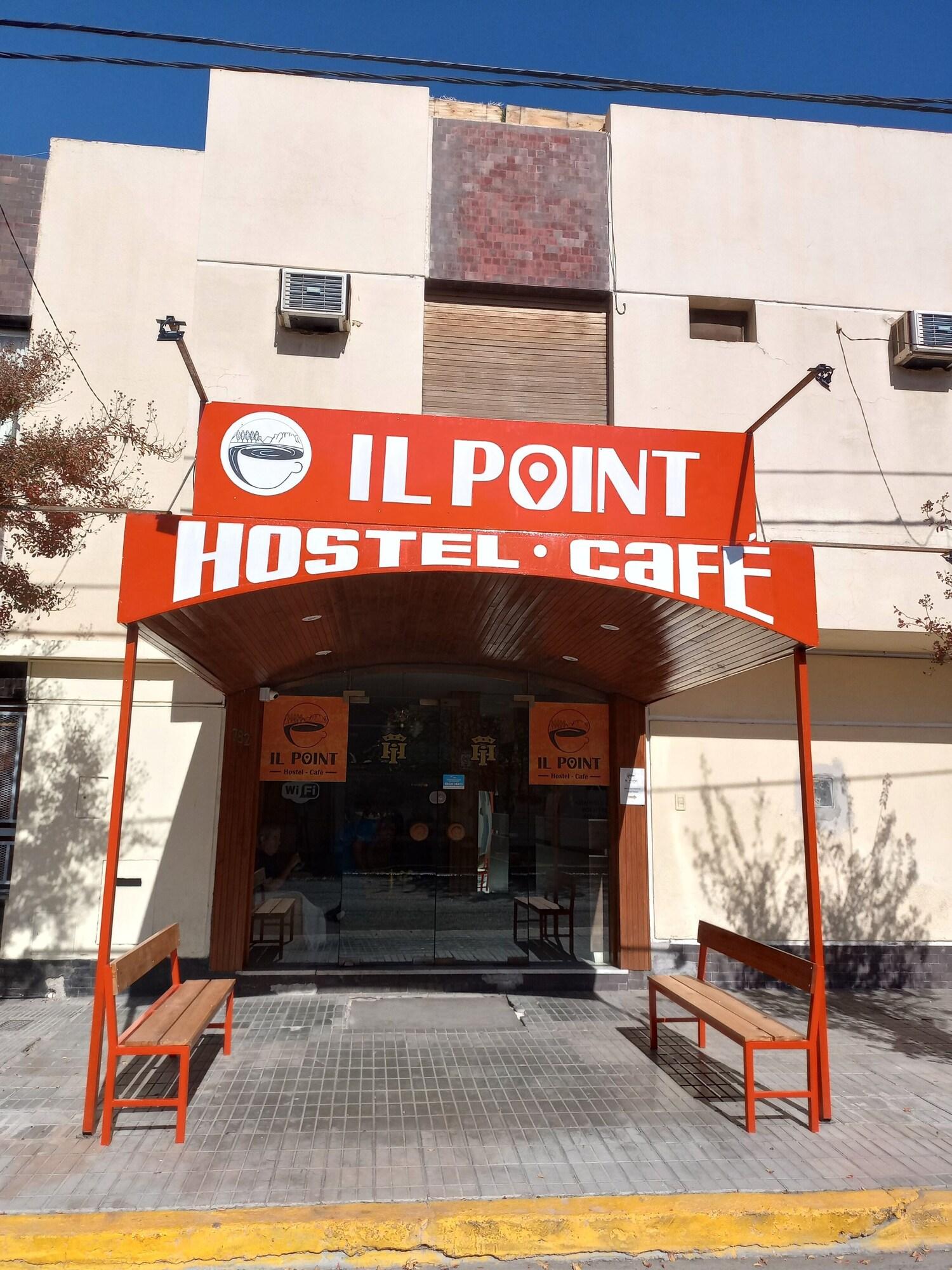 Vista Exterior IL Point Hostel Cafe