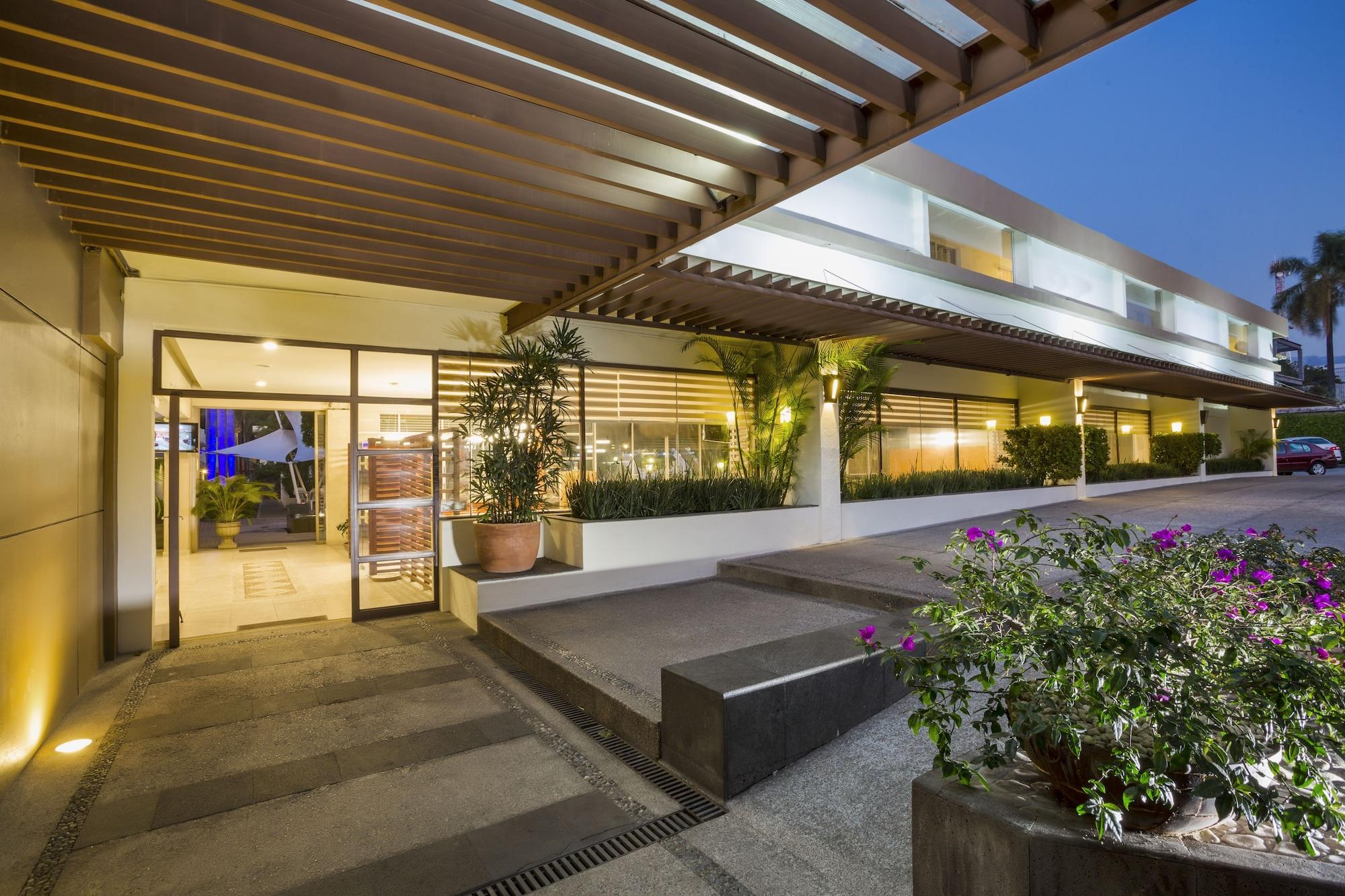 Vista Exterior Gamma Cuernavaca Puerta Paraiso