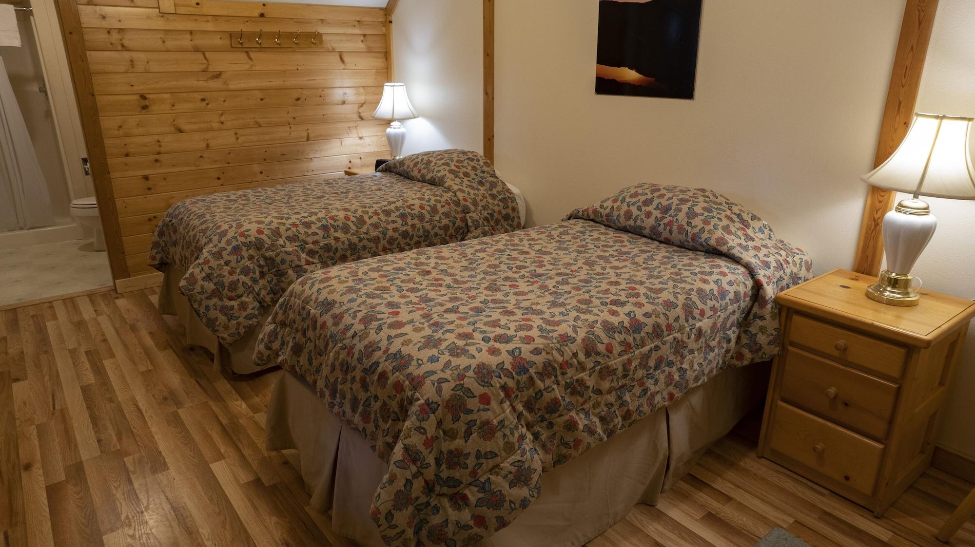 Comodidades del Alojamiento Whittaker's Motel & Historic Bunkhouse