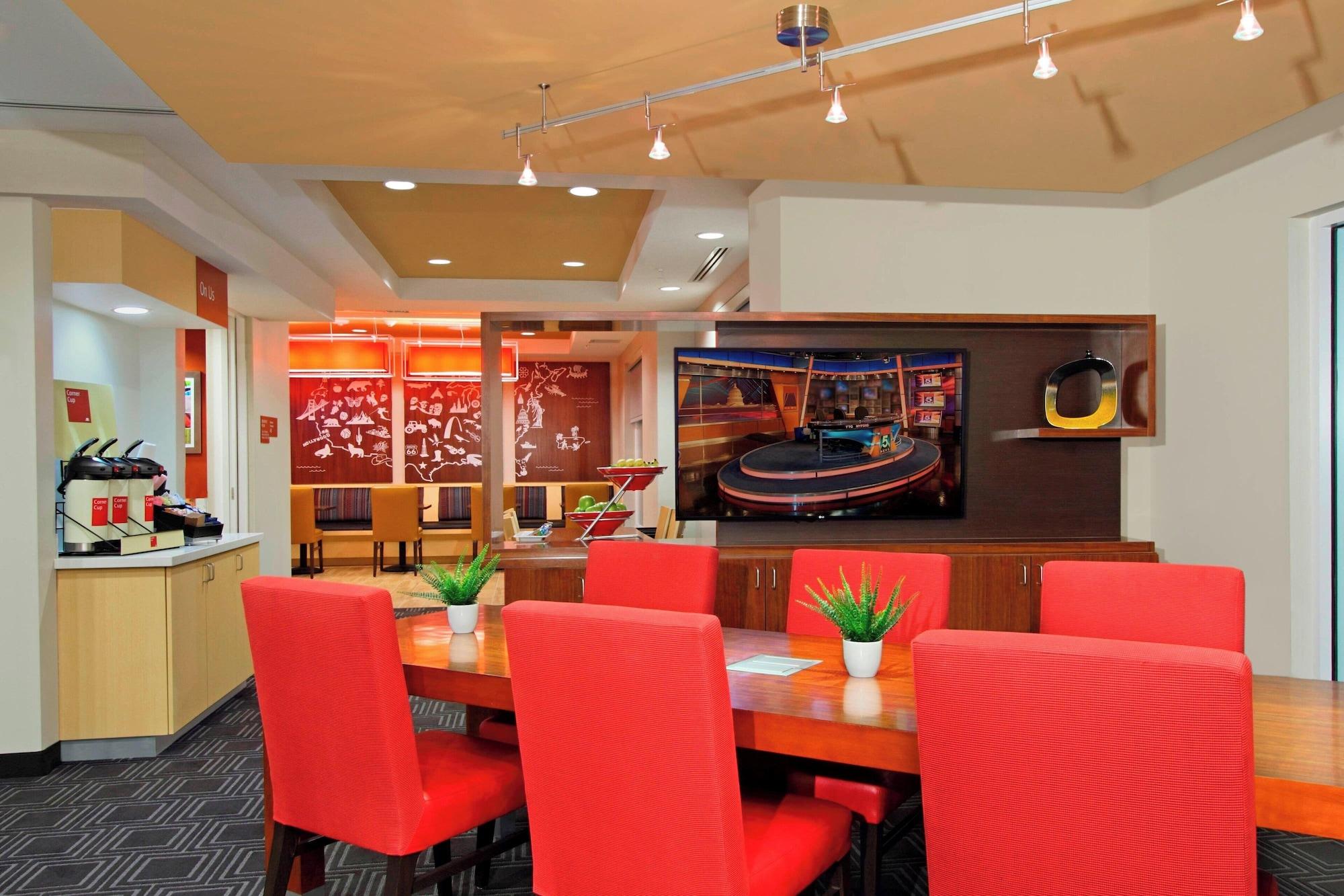 Vista Lobby TownePlace Suites New Orleans Harvey/West Bank