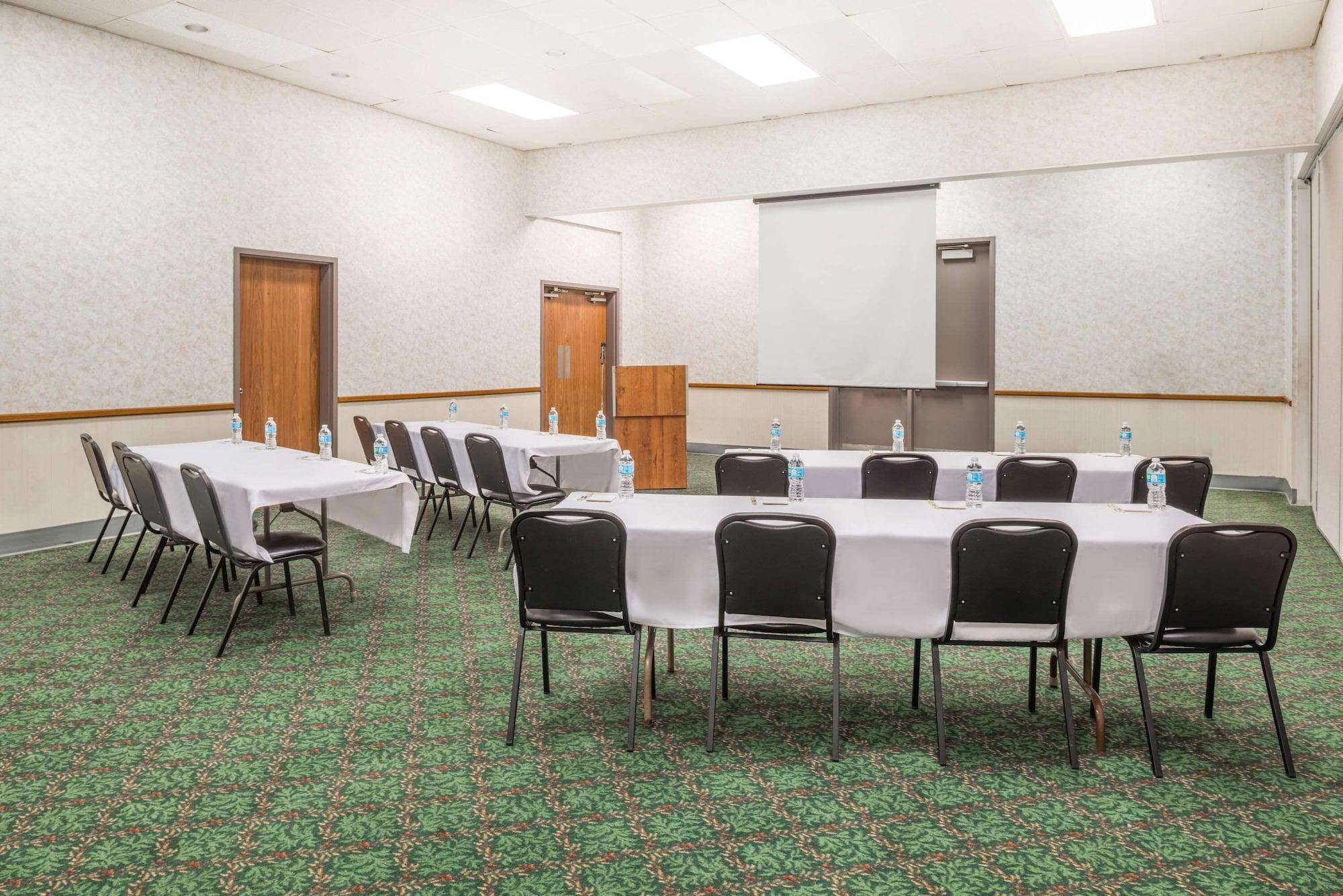 Sala de Reuniones Days Inn by Wyndham Kirksville