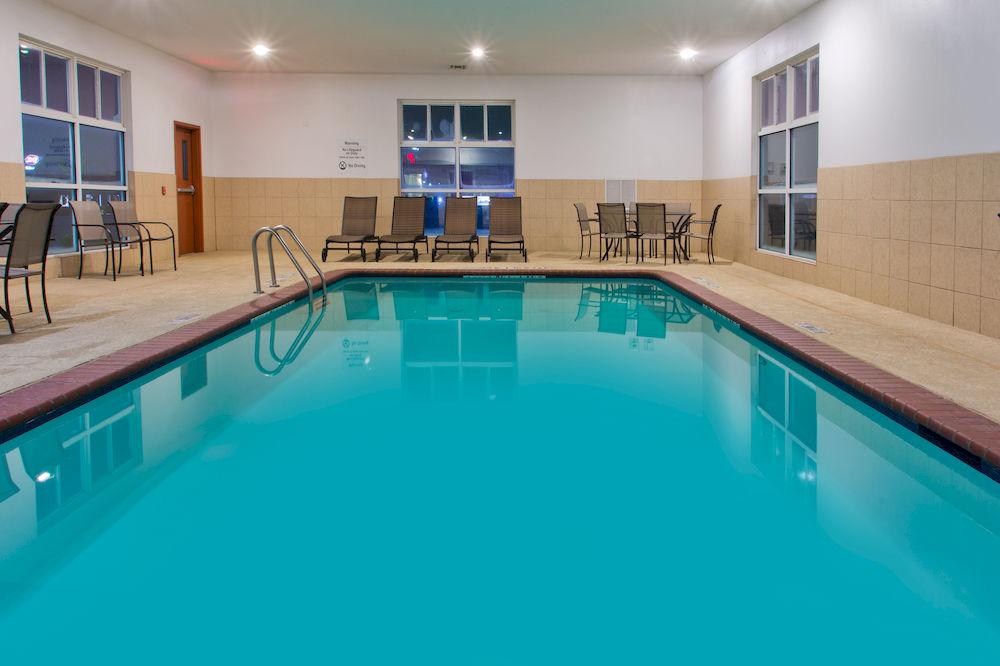 Vista Piscina Holiday Inn Express Hotel & Suites Alvarado by IHG