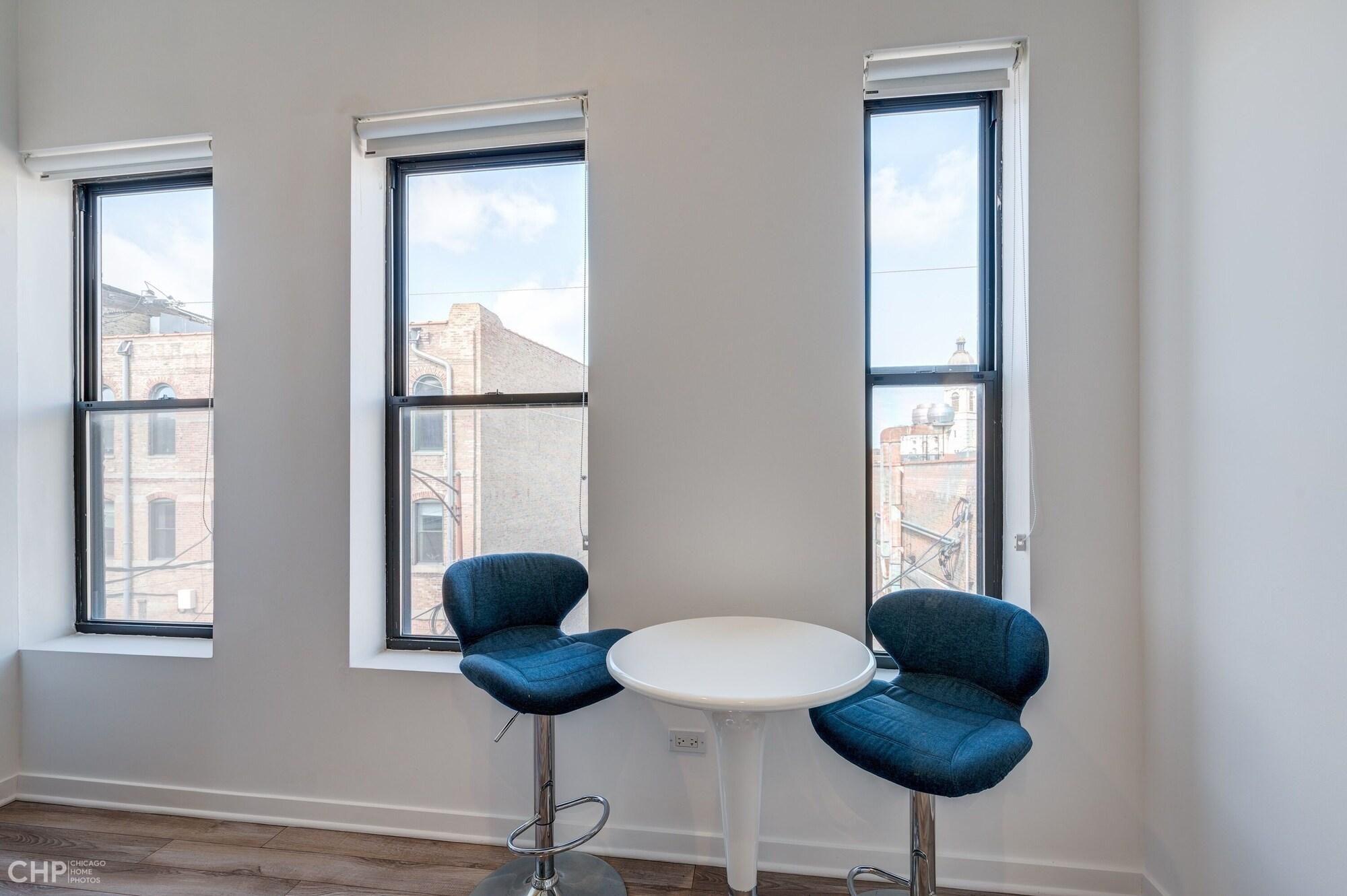 Restaurant Spa Baths, In-unit Laundry And Full Modern Kitchen - So Much More Than An Average Hotel Room! - 747 Lofts Cabin 302 by RedAwning