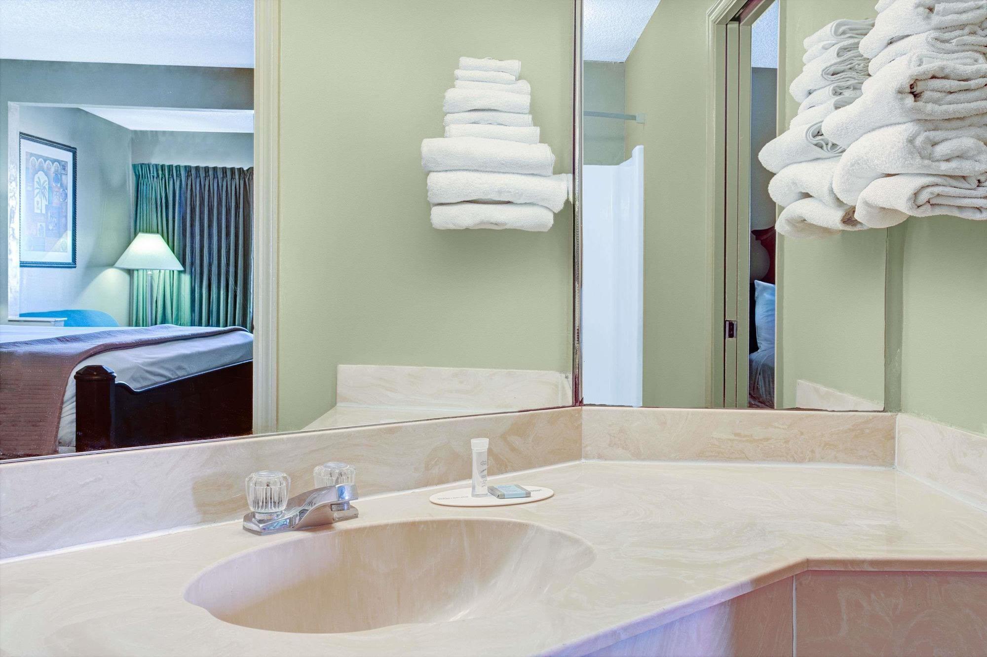 Hotel Travelodge Suites by Wyndham Kissimmee Orange