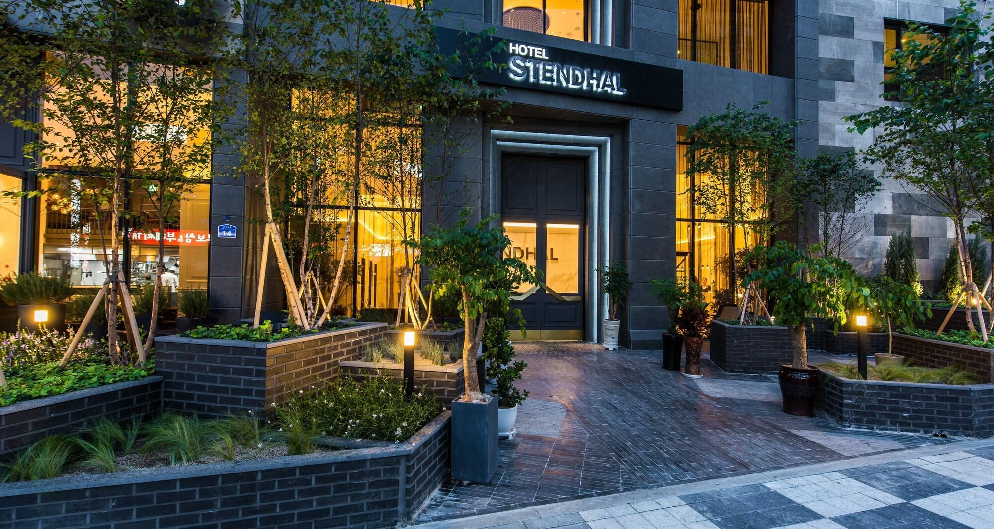 Vista Exterior Hotel Stendhal
