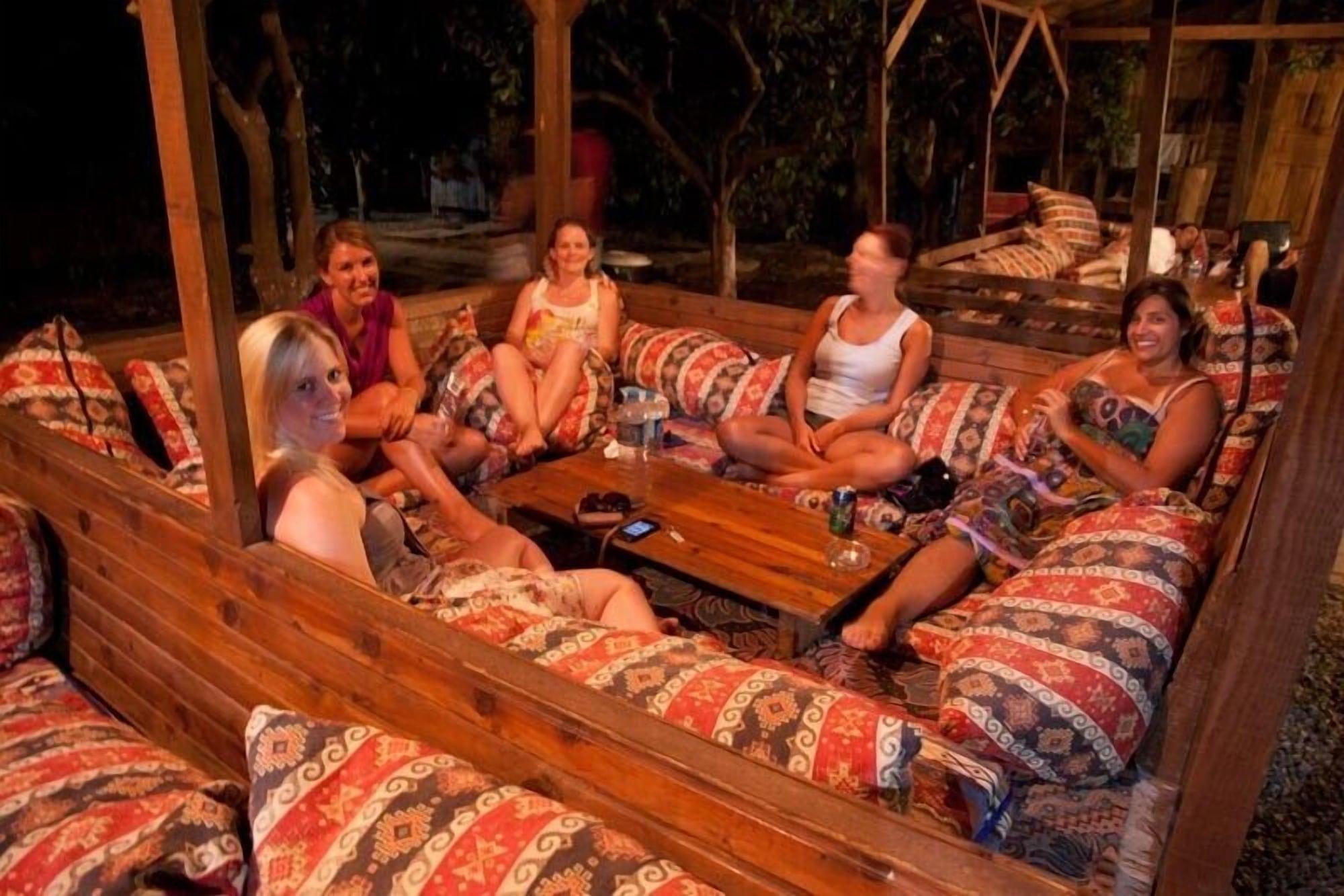 Bar/Salón Bayrams Tree Houses