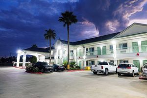 Alojamiento - Palace Inn I10East & John Ralston