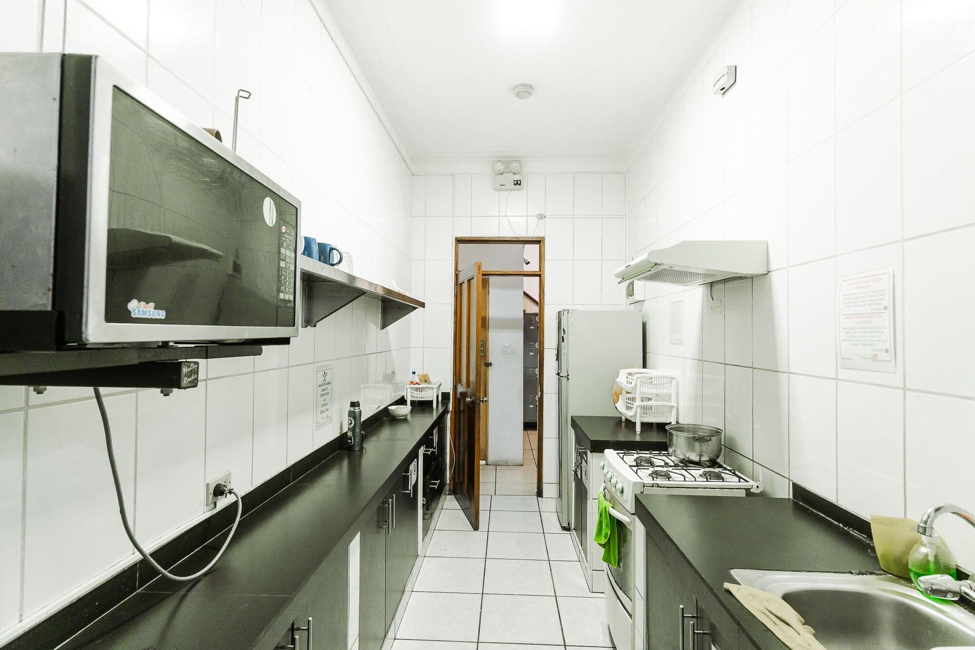Restaurant Dragonfly Hostels Miraflores