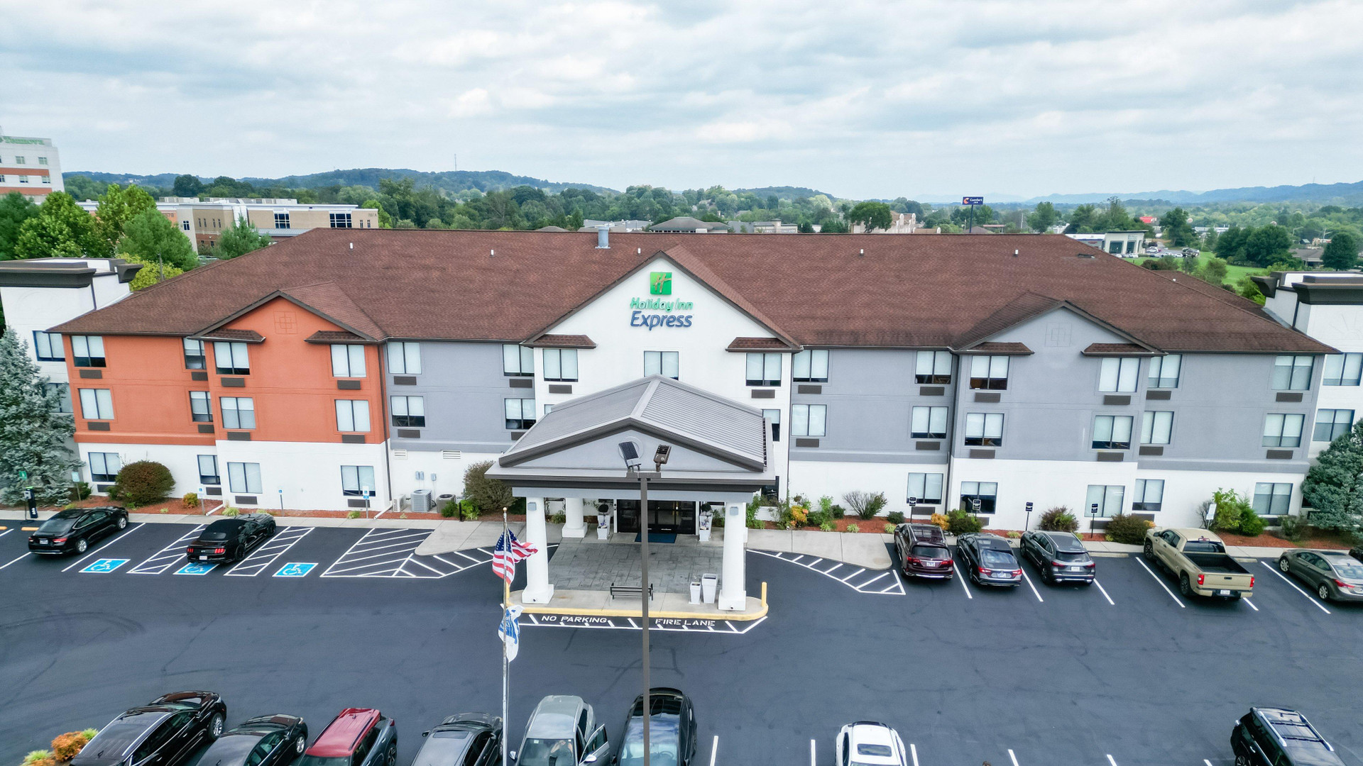 Vista Exterior Holiday Inn Express and Suites Knoxville North I 7