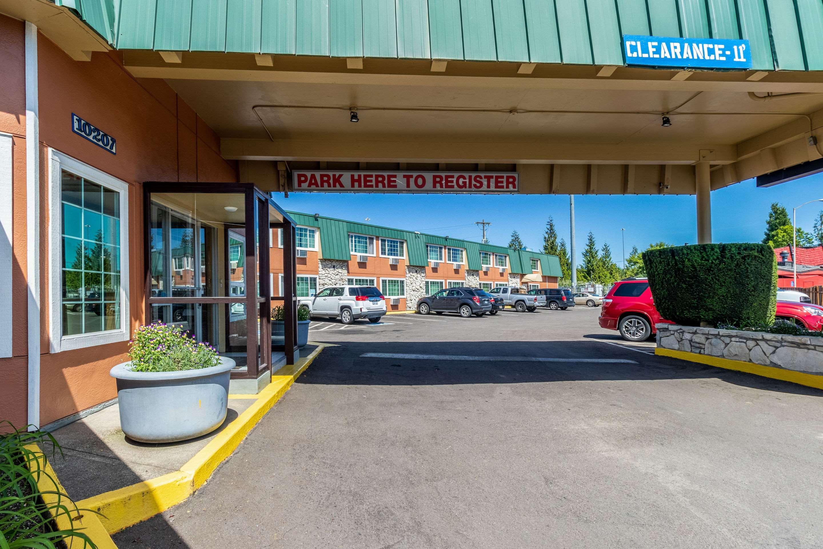 Vista Exterior Rodeway Inn & Suites Hwy 217 & 26 W
