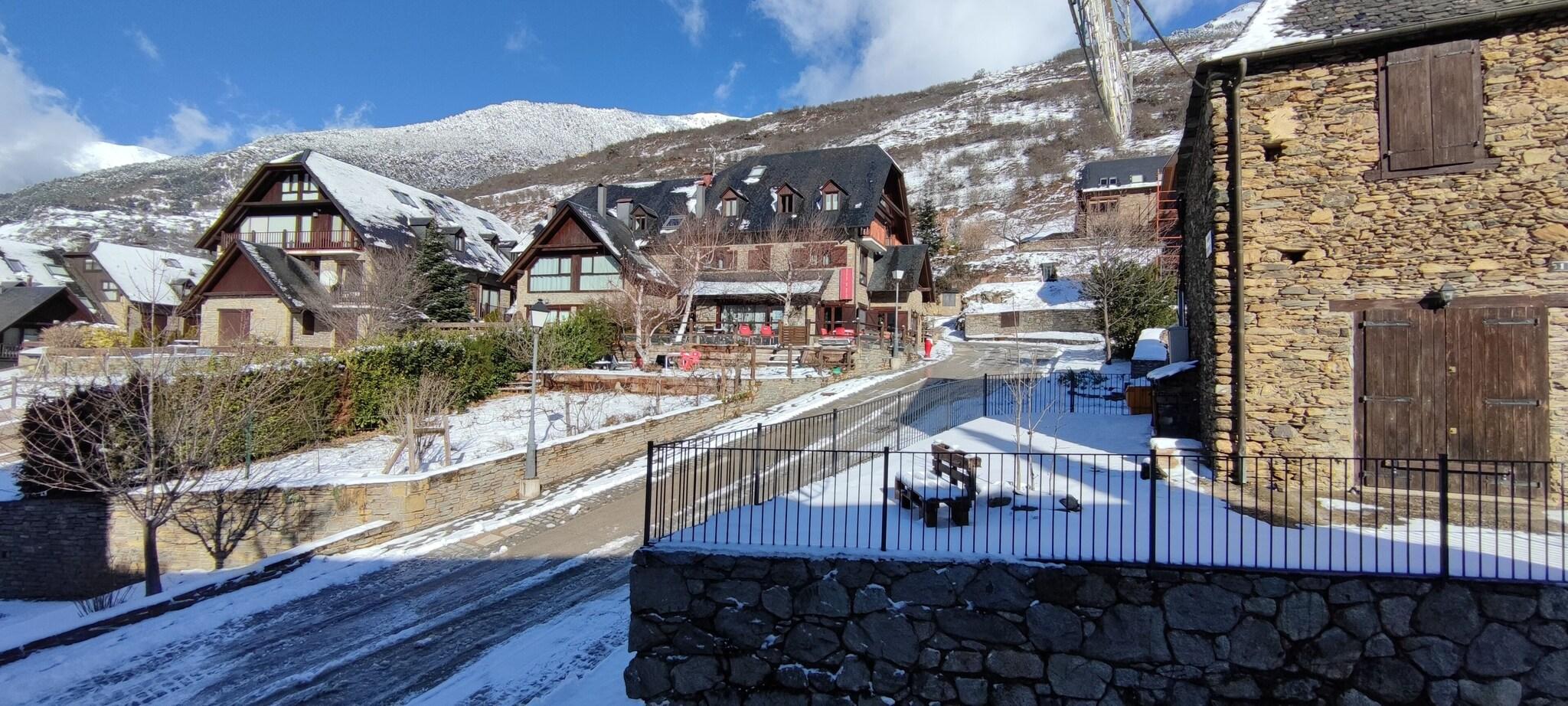 Vista Exterior Hotelet De Betlan