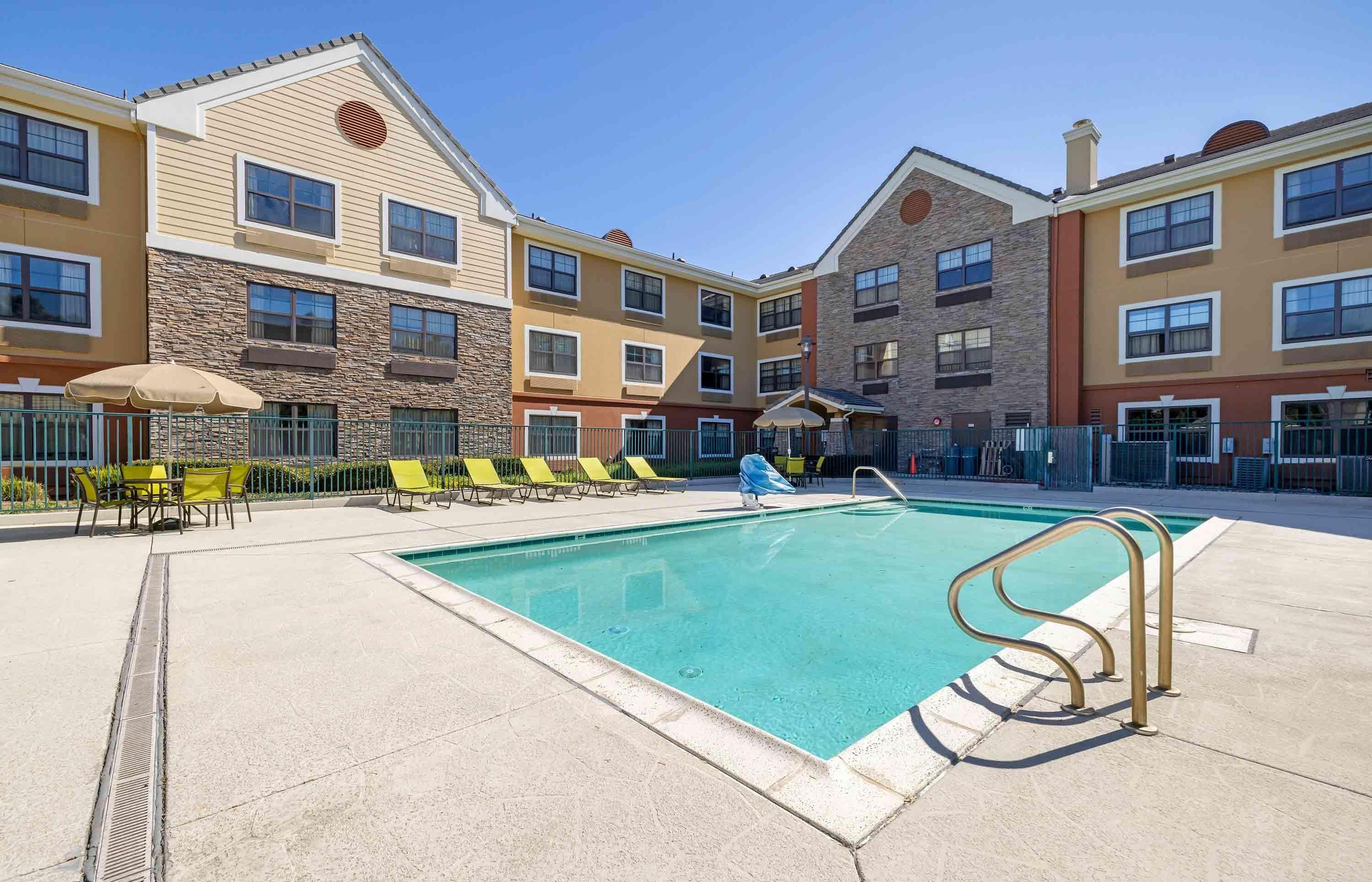 Vista Piscina Extended Stay America Suites Carlsbad Village by the Sea