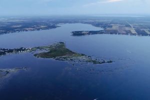 Alquiler Vacacional - Spacious 3/2 on large canal to beautiful Crooked Lake, great for seasonal rental