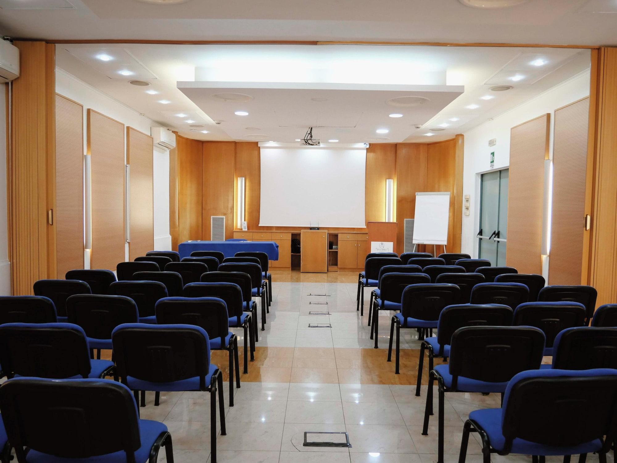 Sala de Reuniones Millennium Gold Hotel