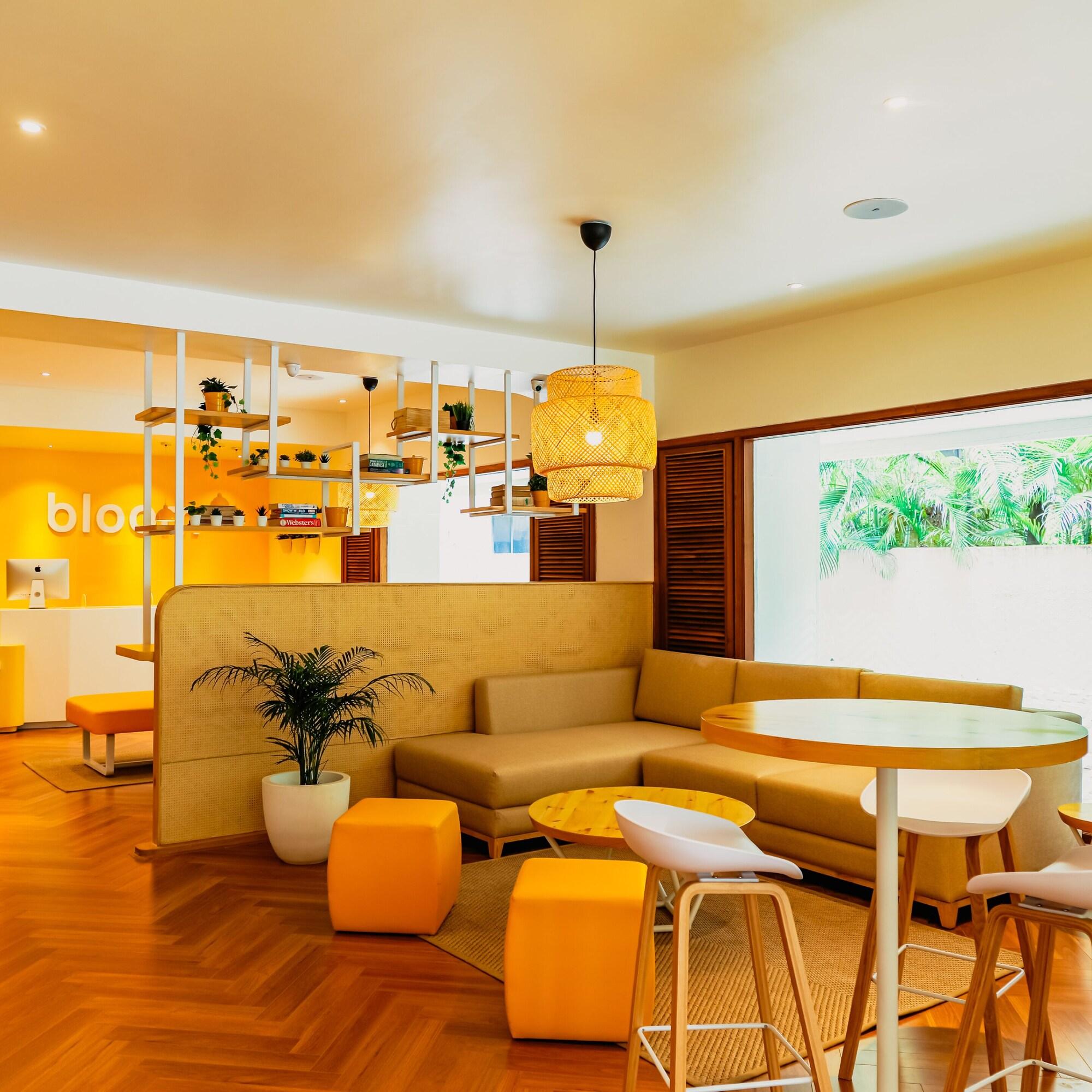 Vista Lobby Bloom Hotel Juhu