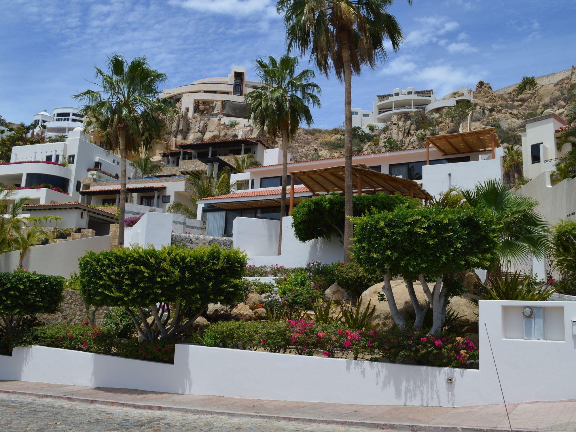 Vista Exterior Villa del Sol 5 Bedrooms 5 Bathrooms Villa by Redawning
