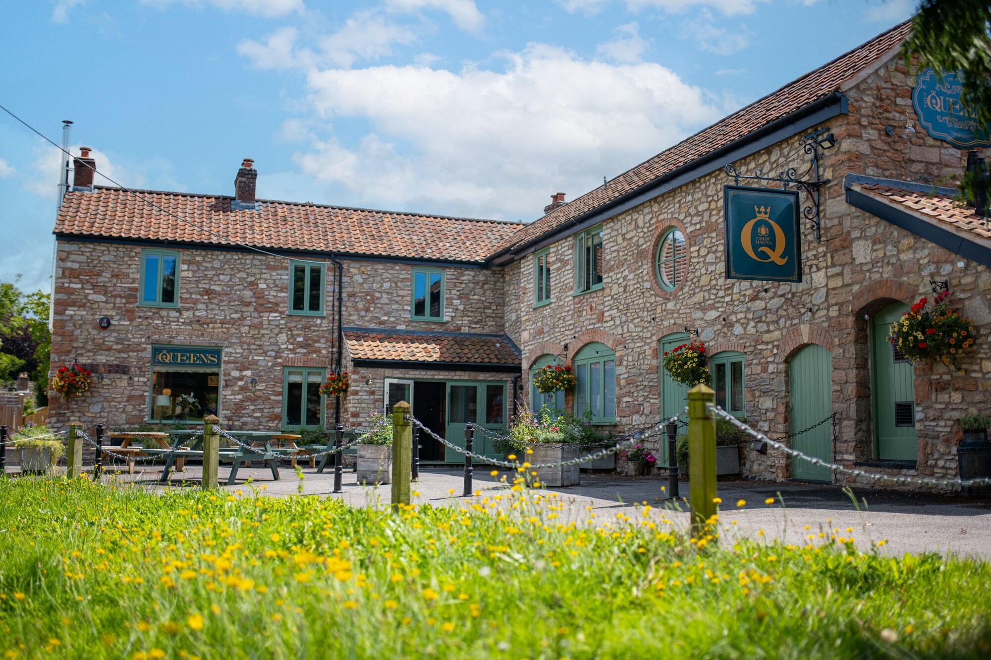 Varios The Queen's Chew Magna