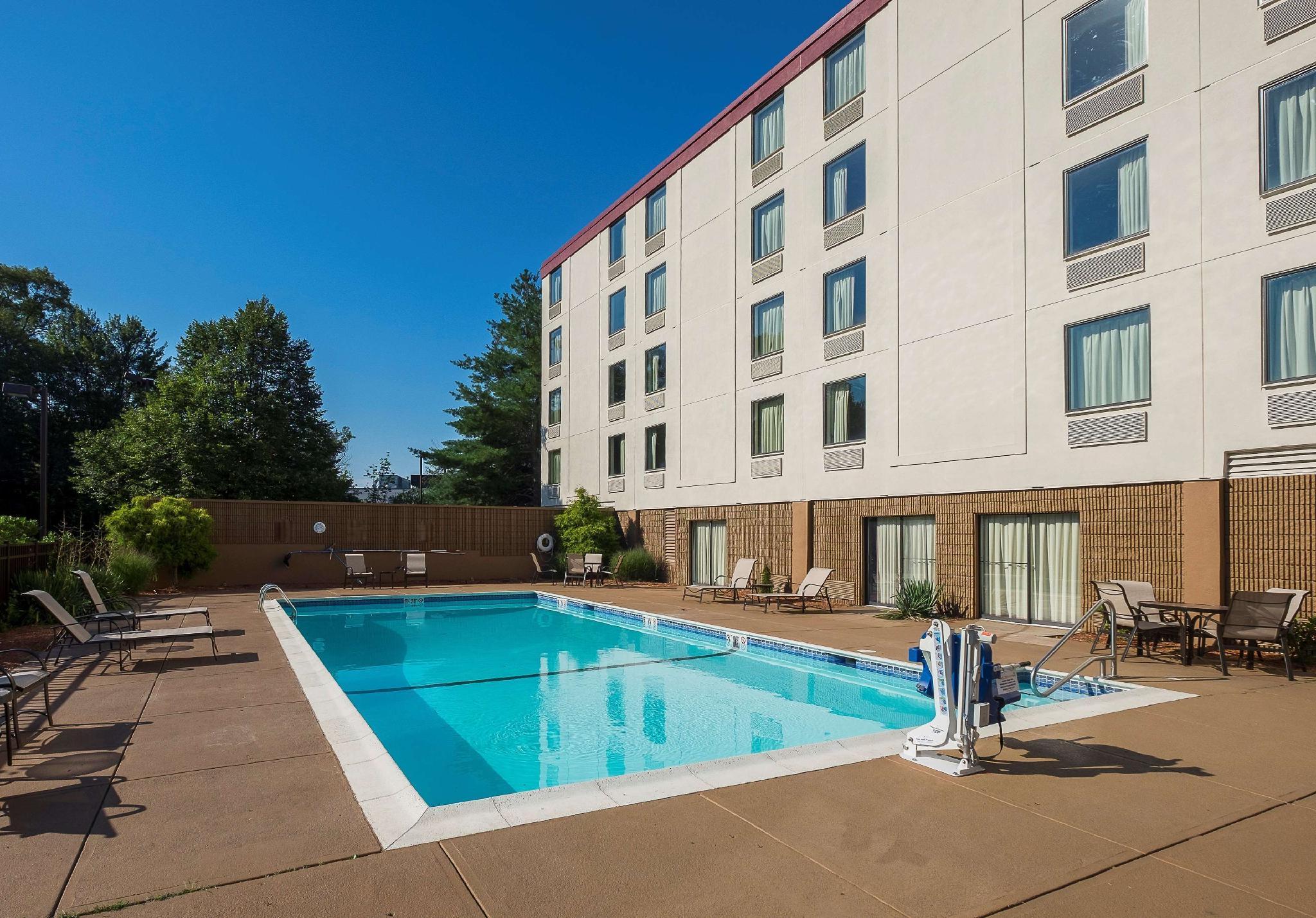 Vista Exterior Red Roof Inn PLUS+ Boston - Mansfield/ Foxboro