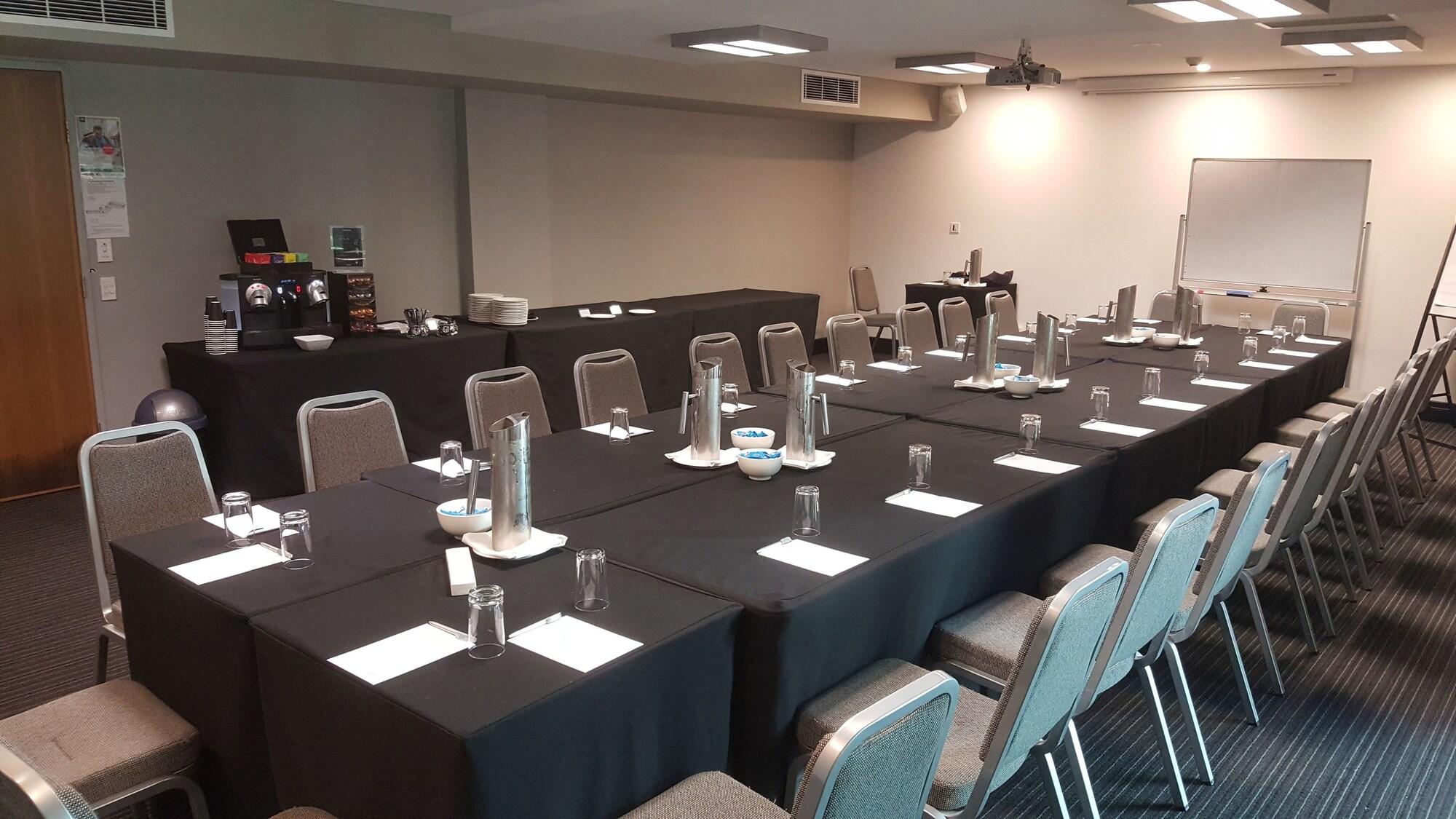 Sala de Reuniones Vibe Hotel Darwin Waterfront
