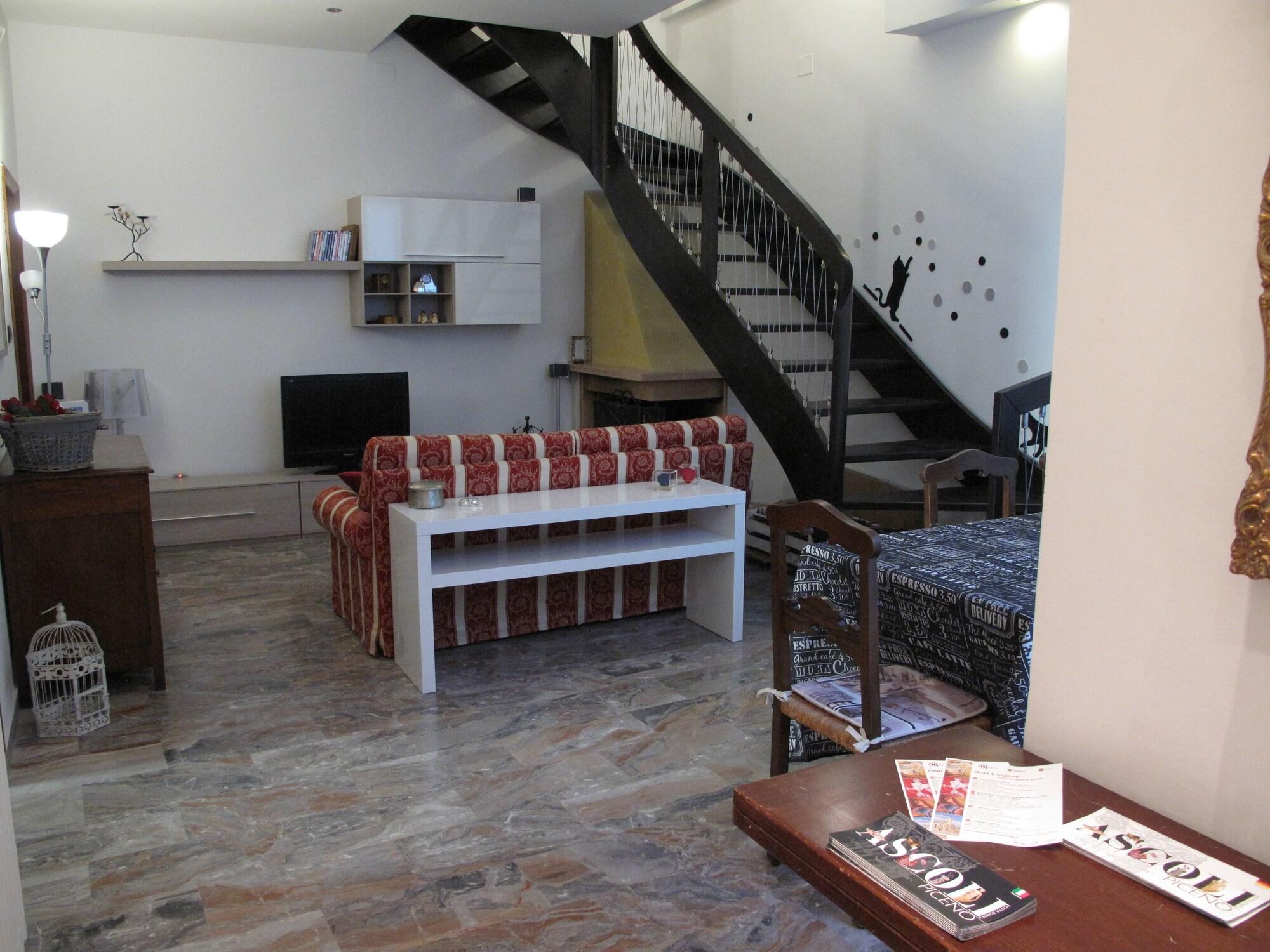 Vista Lobby Casa Perry