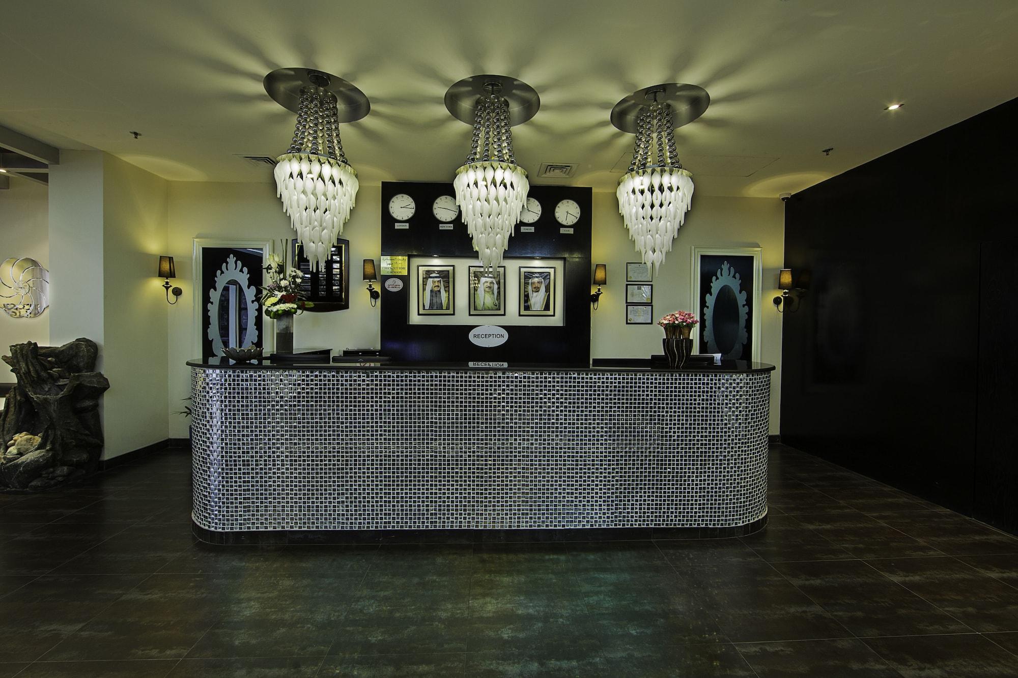 Vista Lobby Loumage Hotel & Suites