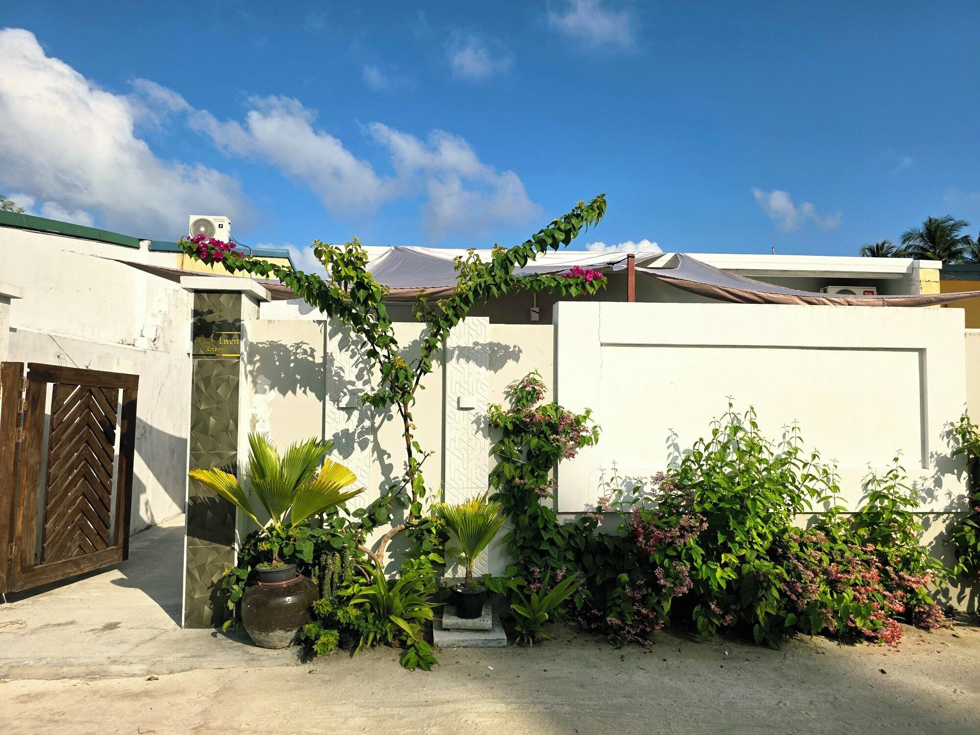 Varios Blue Haven Retreat