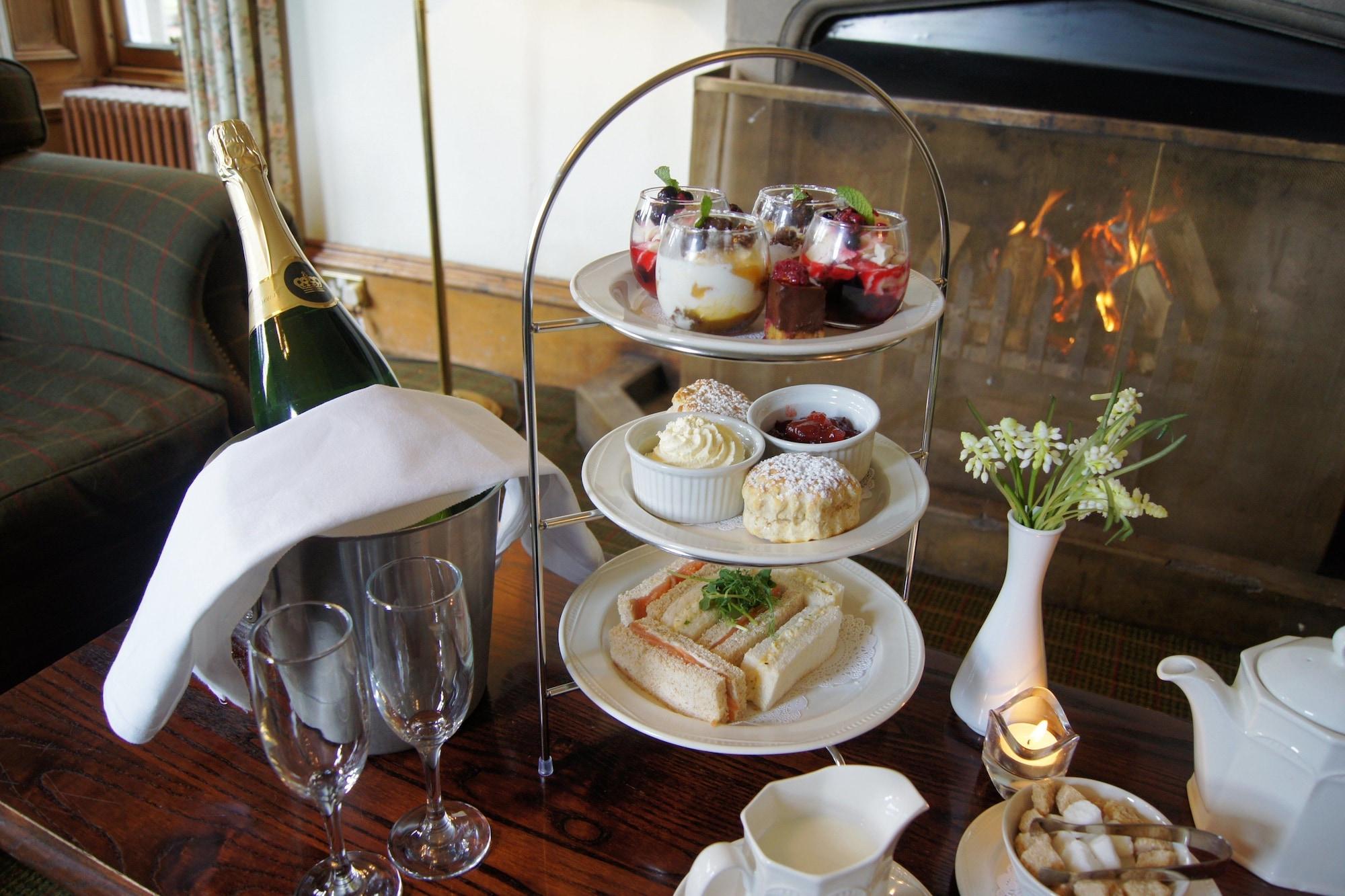 Bar/Salón Nethybridge Hotel