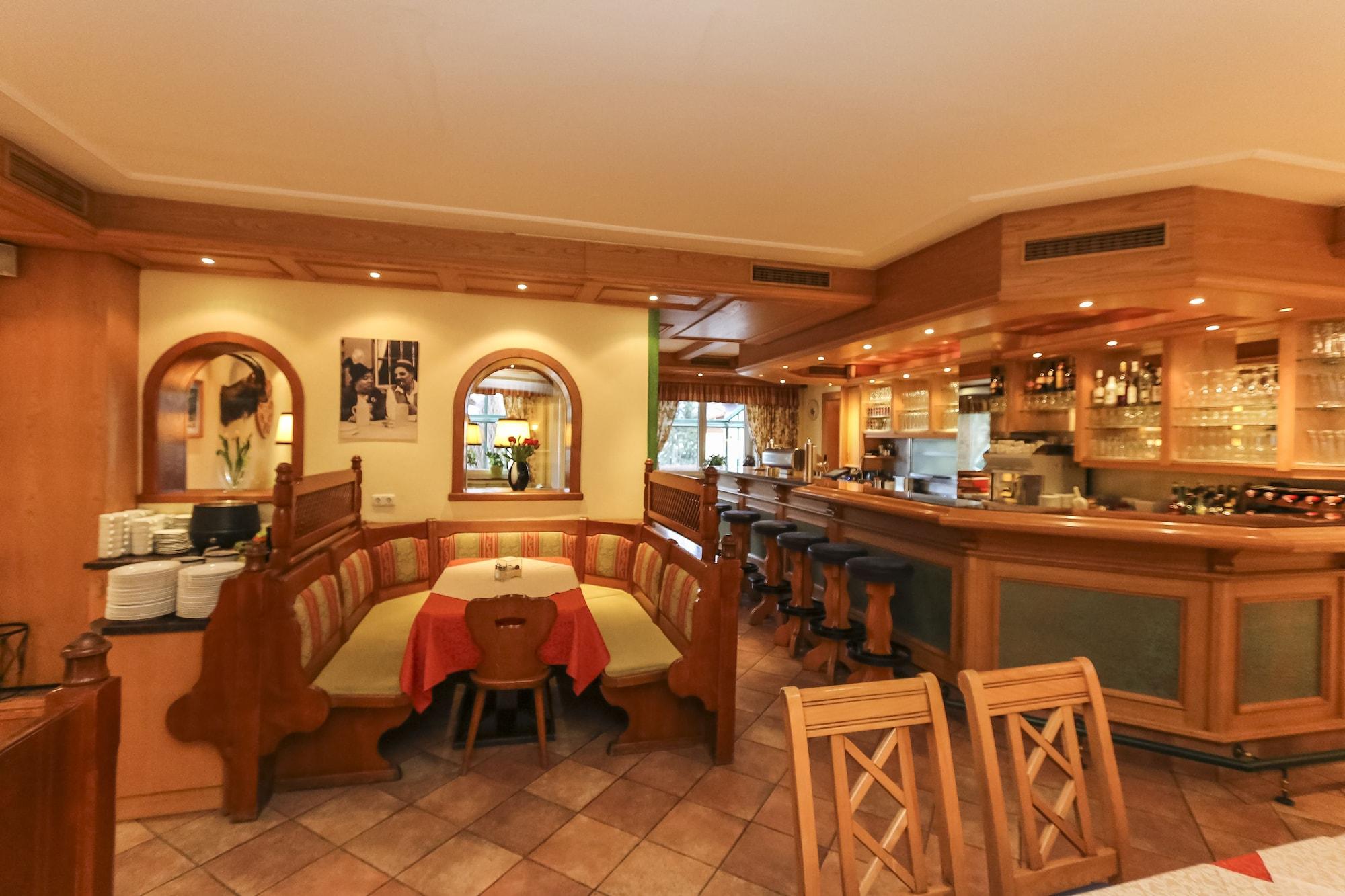 Bar/Salón Alpenhotel Tauernstüberl