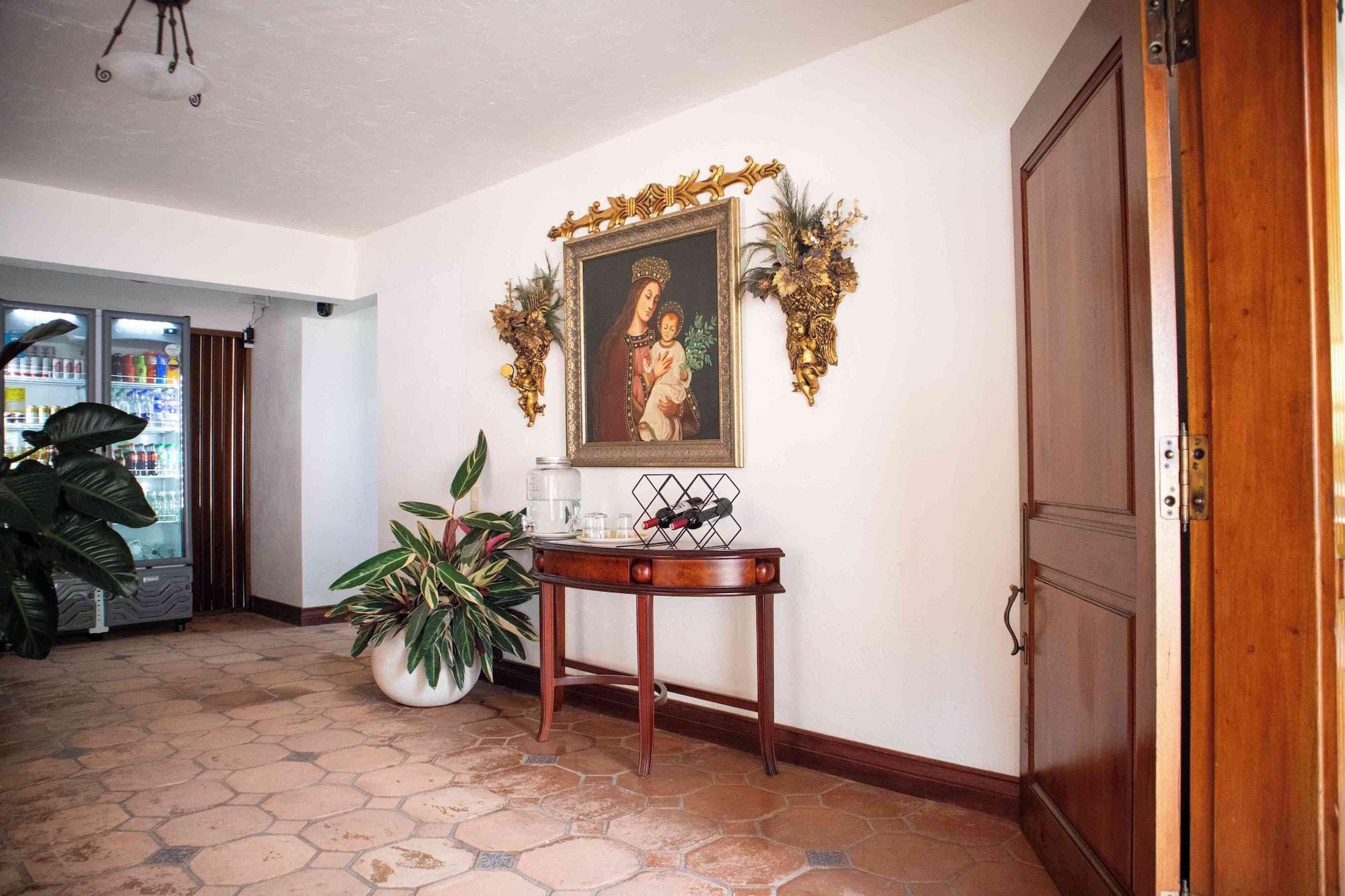 Vista Lobby Autenthico Sajonia Hotel Aeropuerto