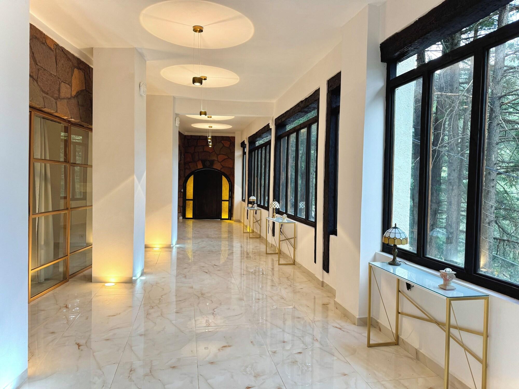 Vista Lobby Mansionality Loftd