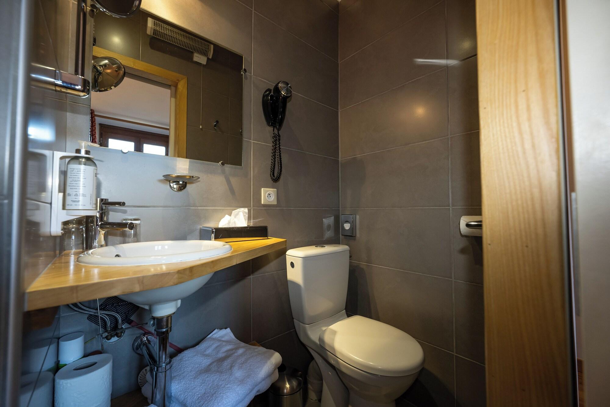 Equipamiento de Habitación Hôtel Restaurant la Lozerette