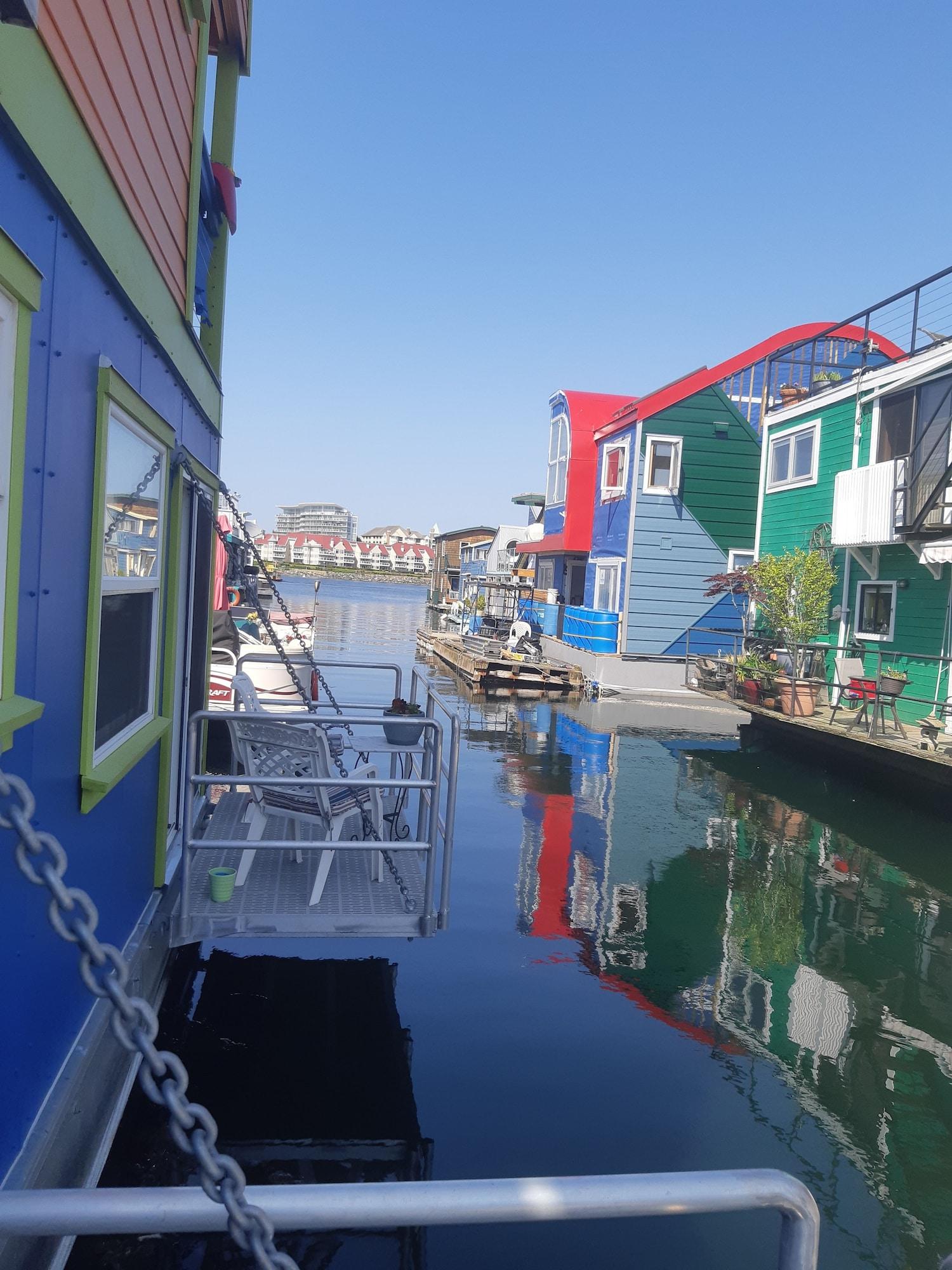 Playa A Float Home B&B in Fisherman’s Wharf