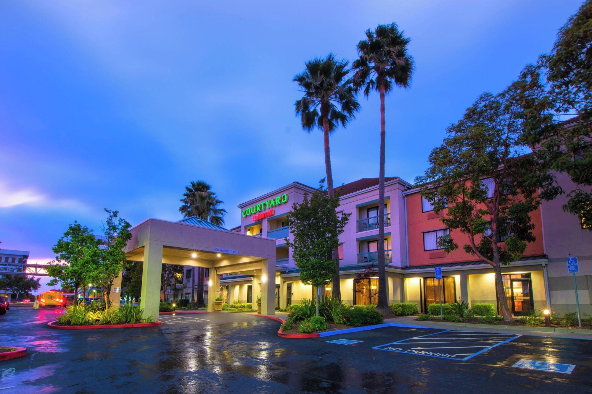 Vista Exterior Courtyard by Marriott Oakland Airport