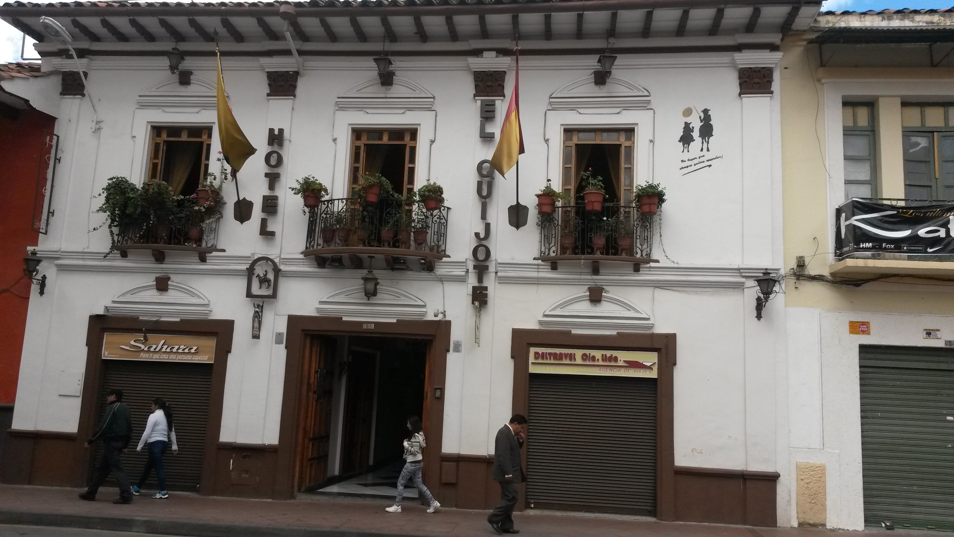 Vista Exterior Hotel El Quijote