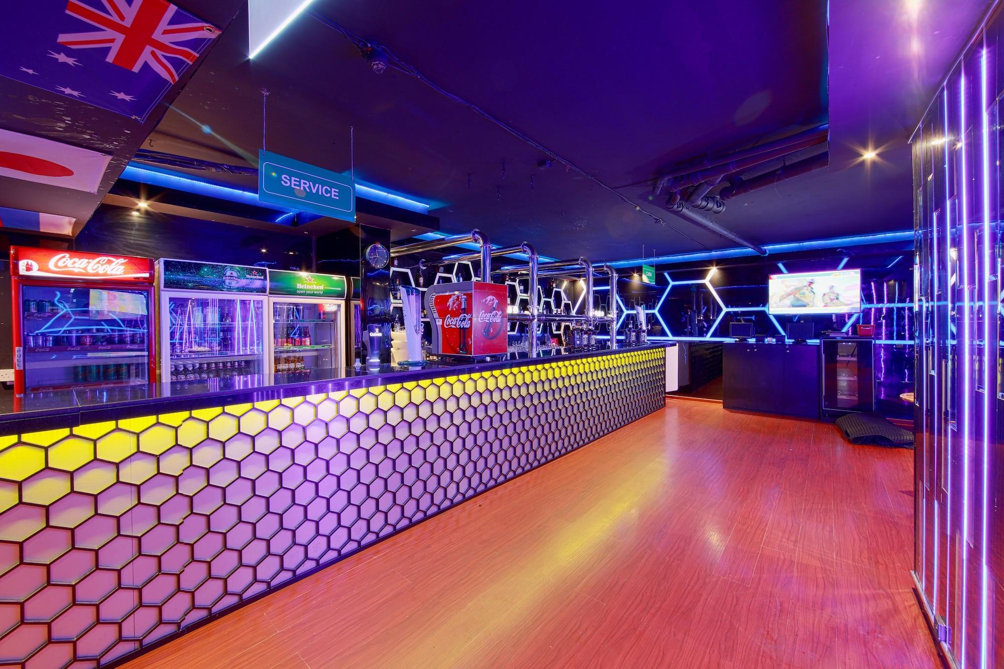 Bar/Salón Manhattan Avenue Hotel