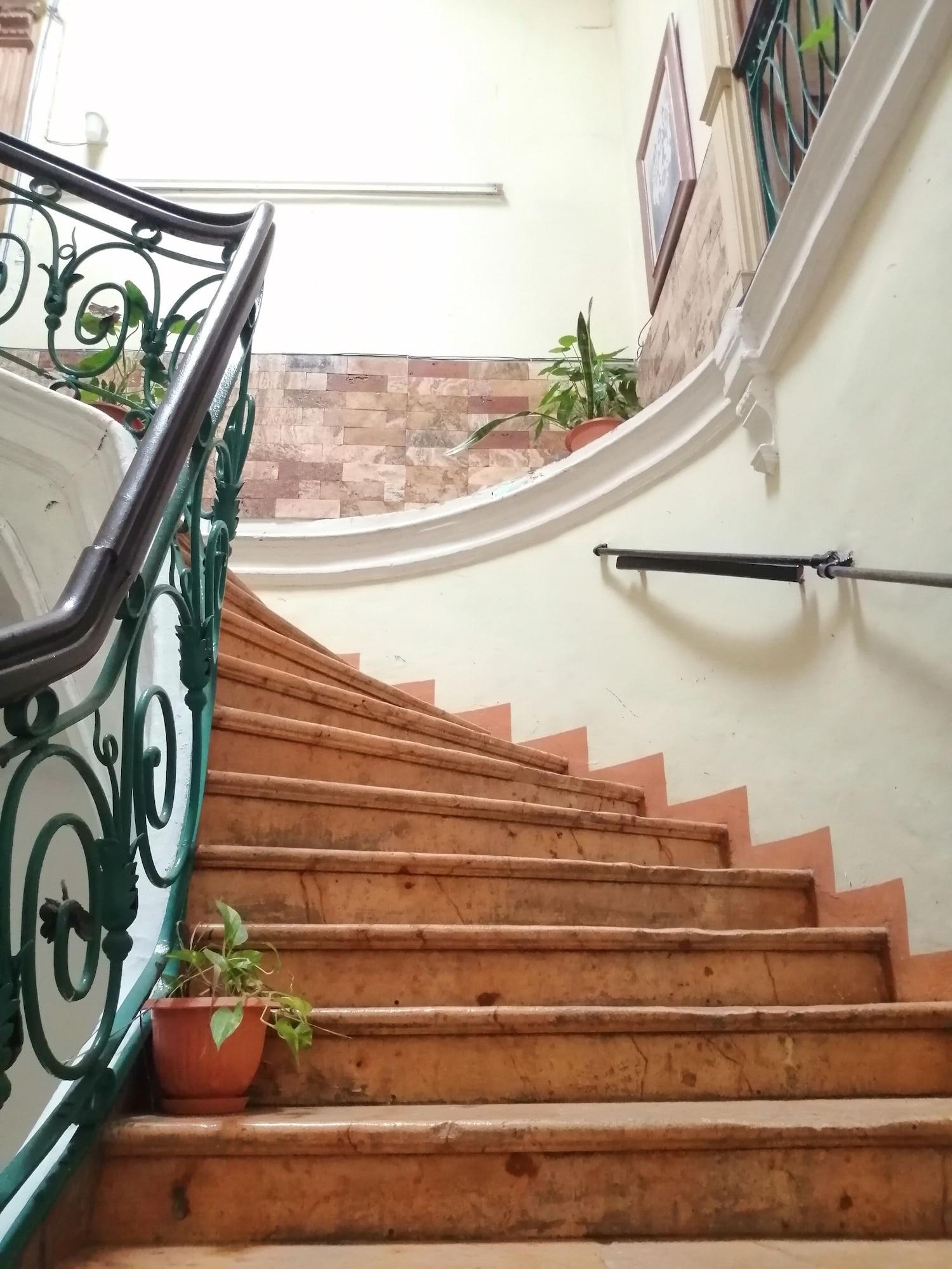 Varios Hostal Zocalo - Hostel
