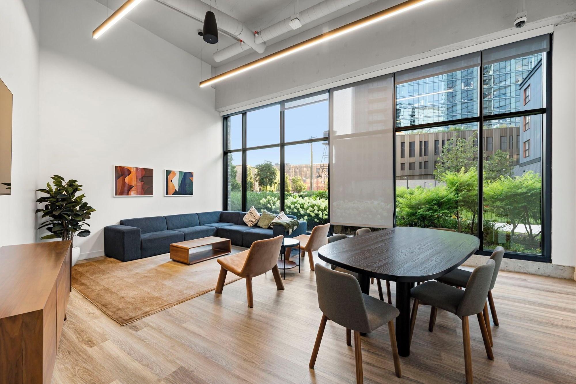 Vista Lobby ENVITAE Hotel | 2 Bedroom Luxury Apartments