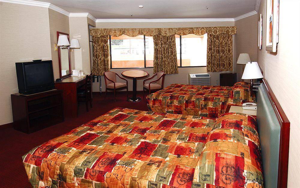 Hotel Metro Plaza Hotel