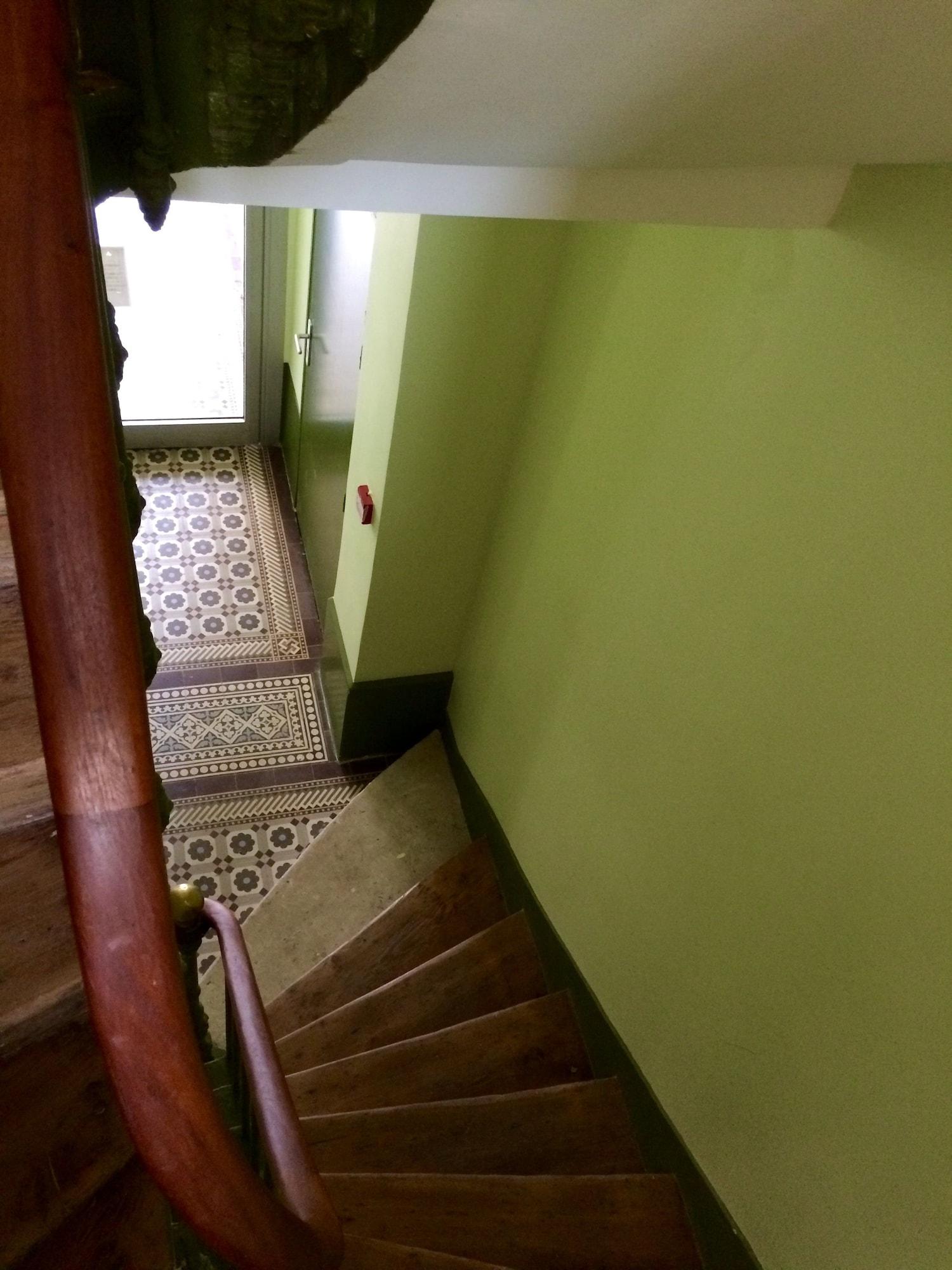 Varios Hôtel Azur Montmartre