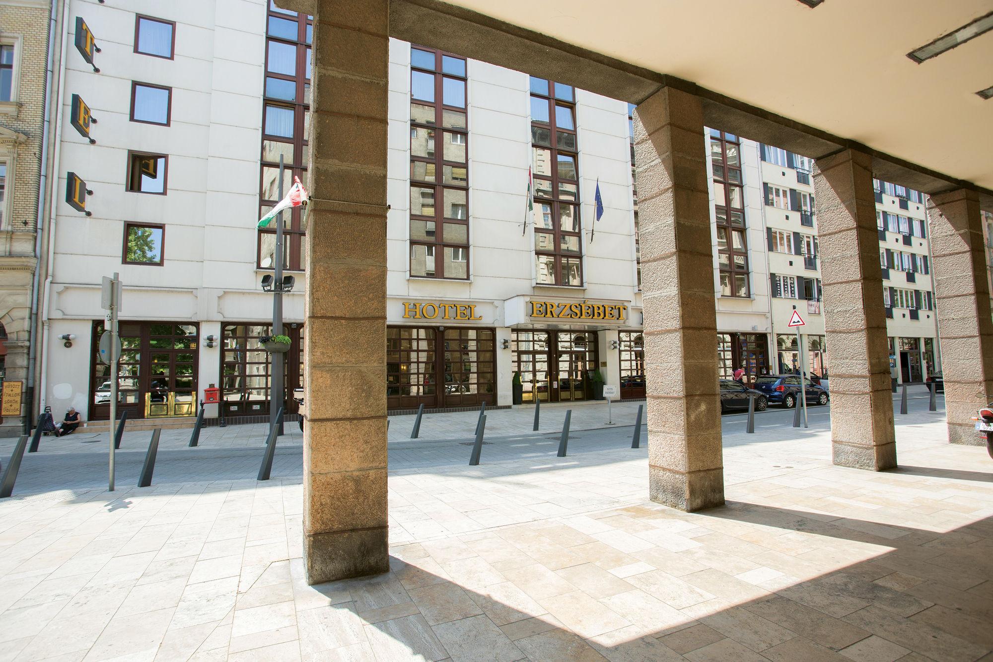 Vista da fachada Hotel Erzsébet City Center