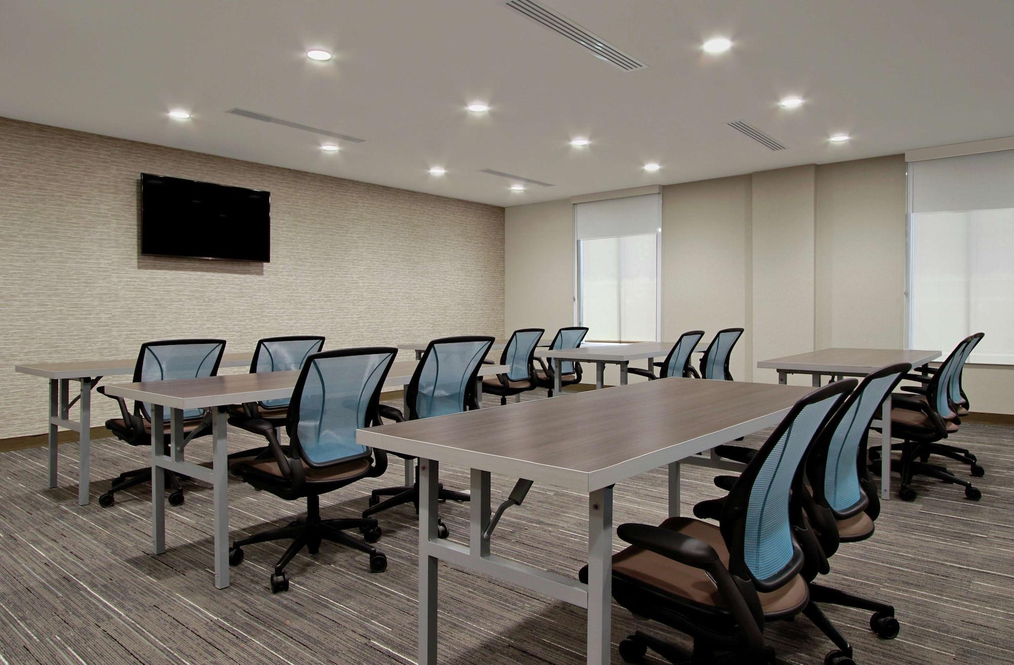Sala de Reuniones Home2 Suites by Hilton Mobile International Airport