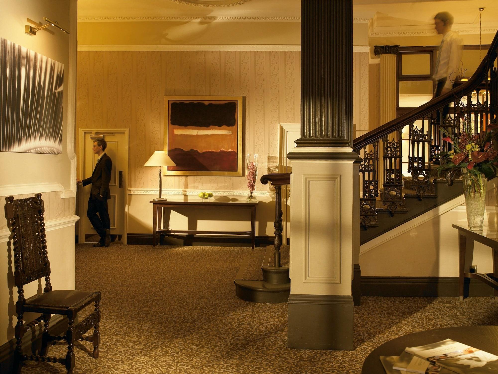Vista Lobby Macdonald New Blossoms Hotel, Chester
