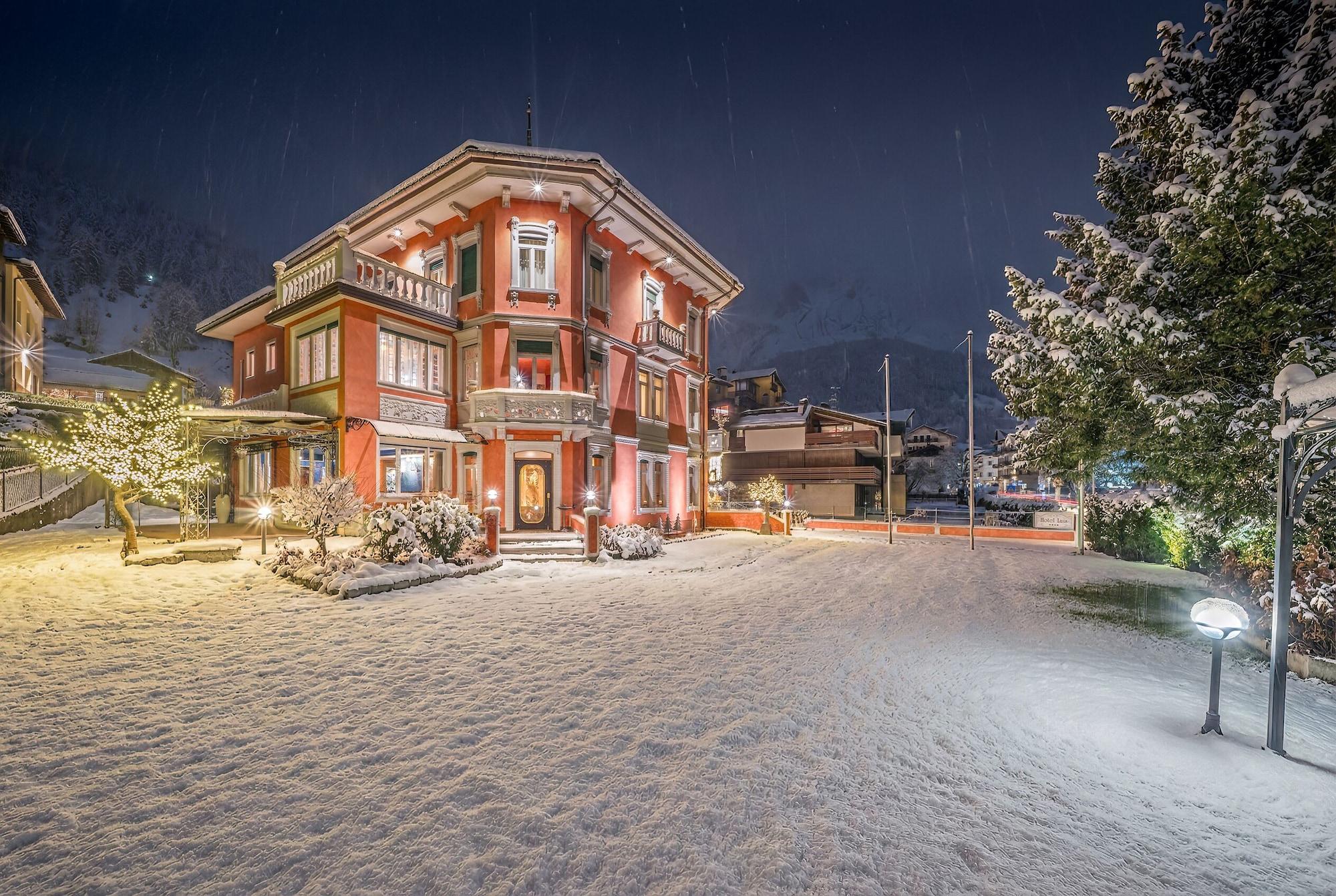 Vista Exterior Hotel Luis