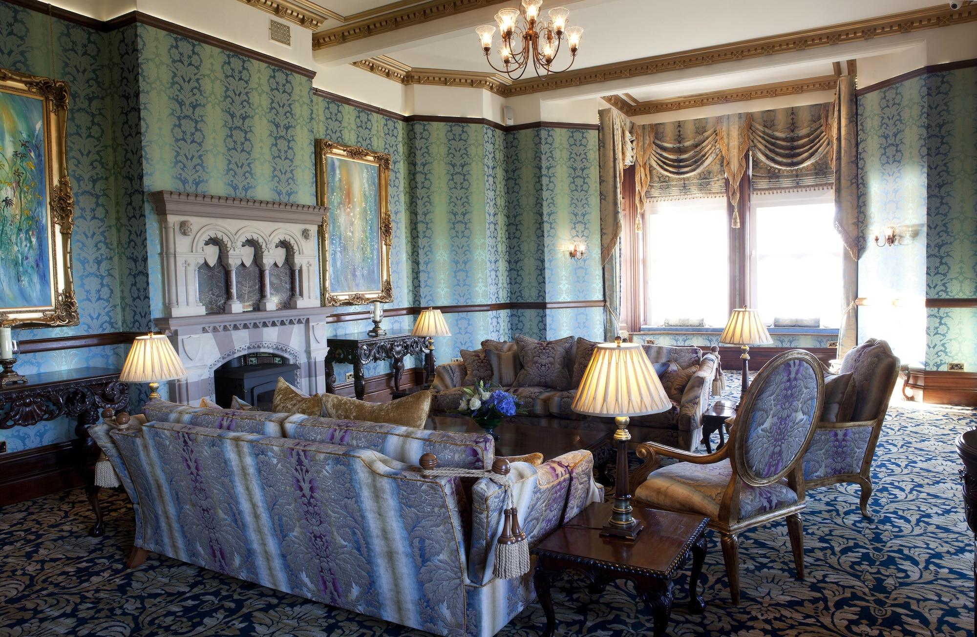 Vista Lobby Camelot Castle Hotel