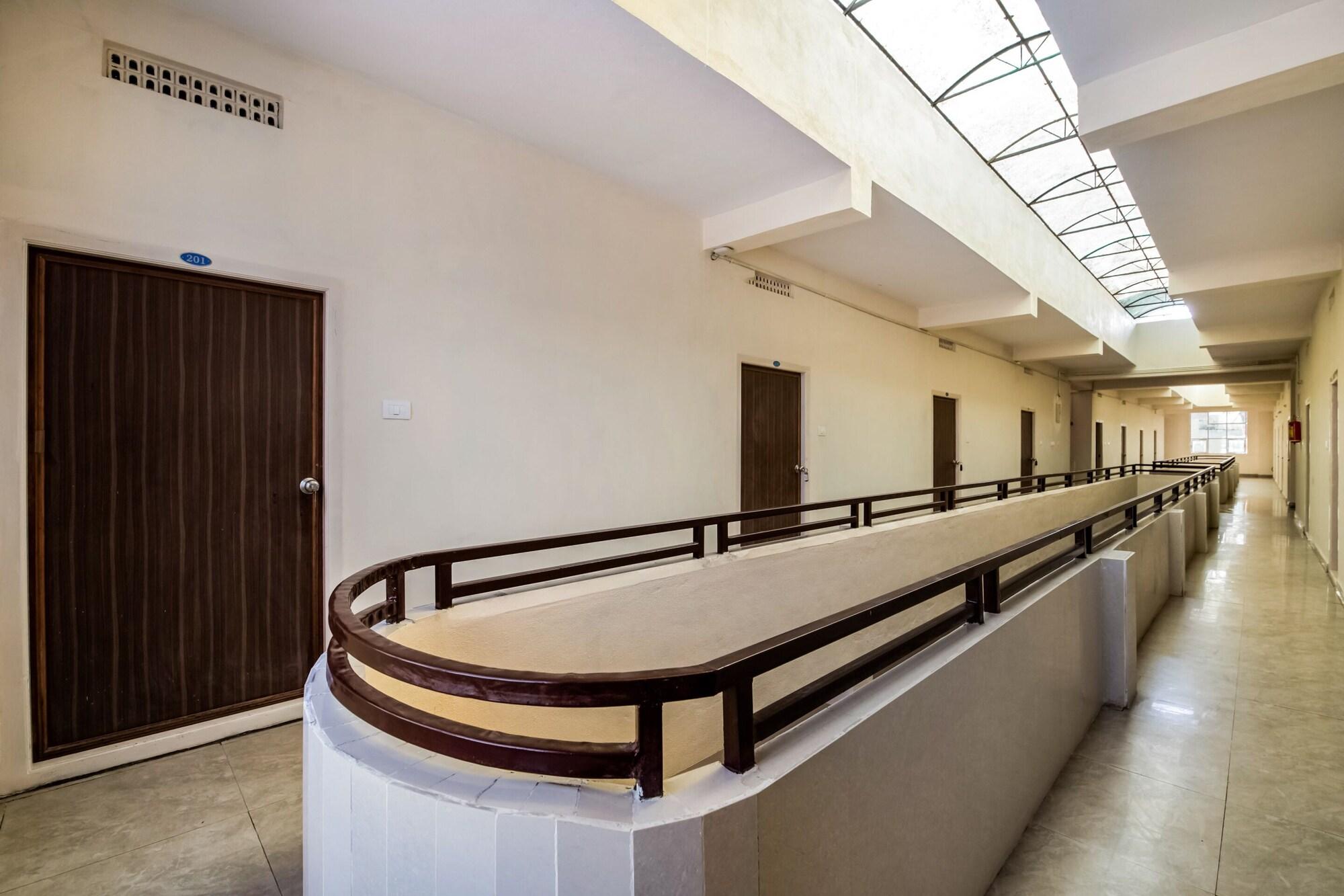 Vista Lobby OYO 37146 G P Residency